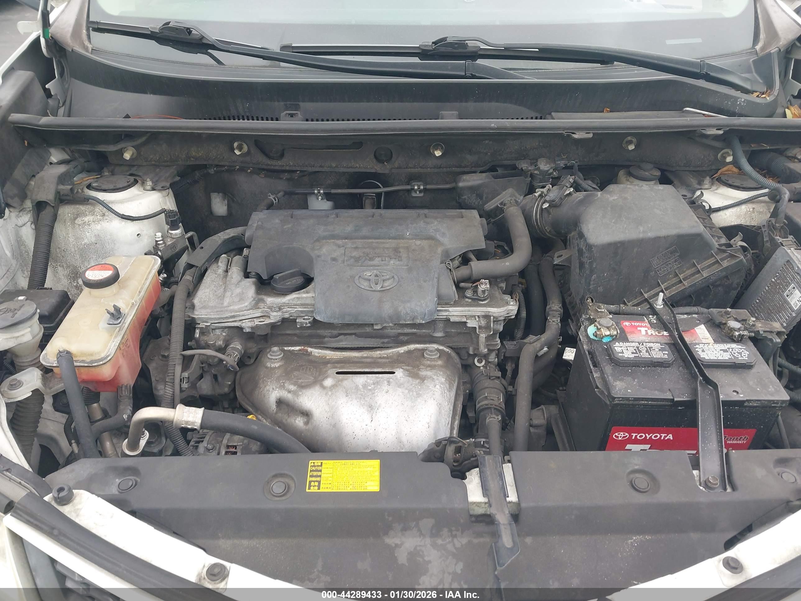 TOYOTA RAV4 image 10