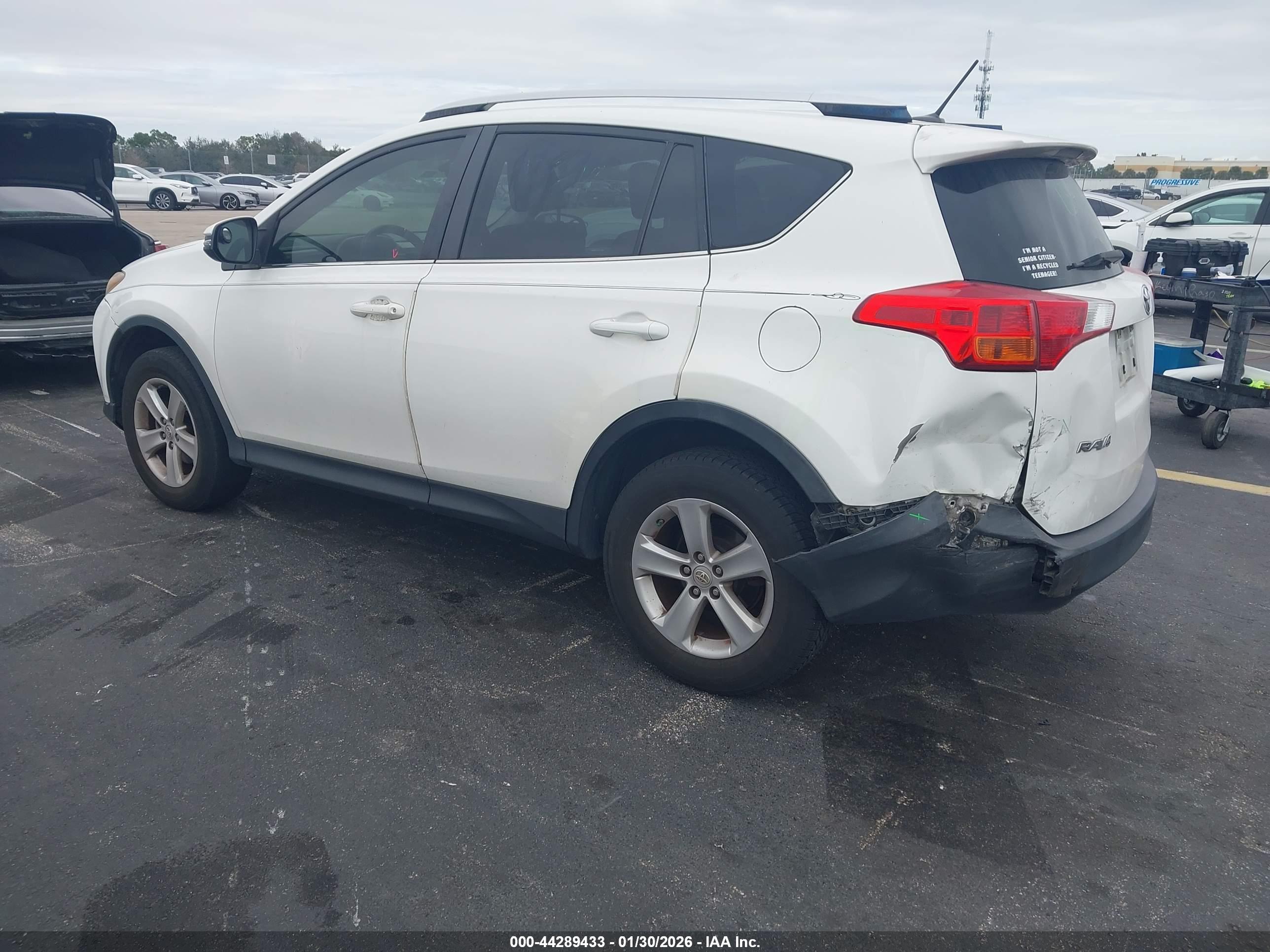 TOYOTA RAV4 image 3