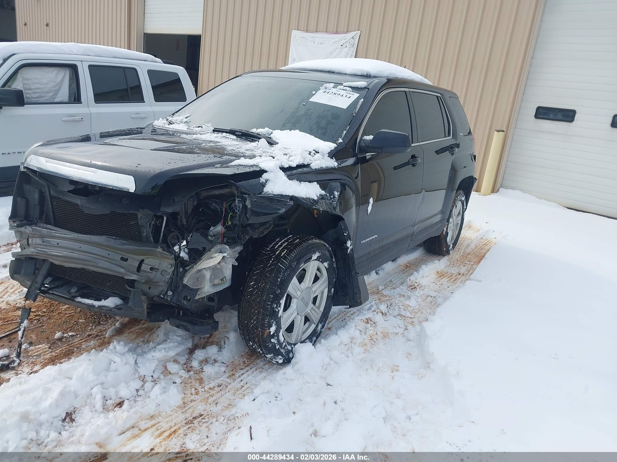 GMC TERRAIN image 2