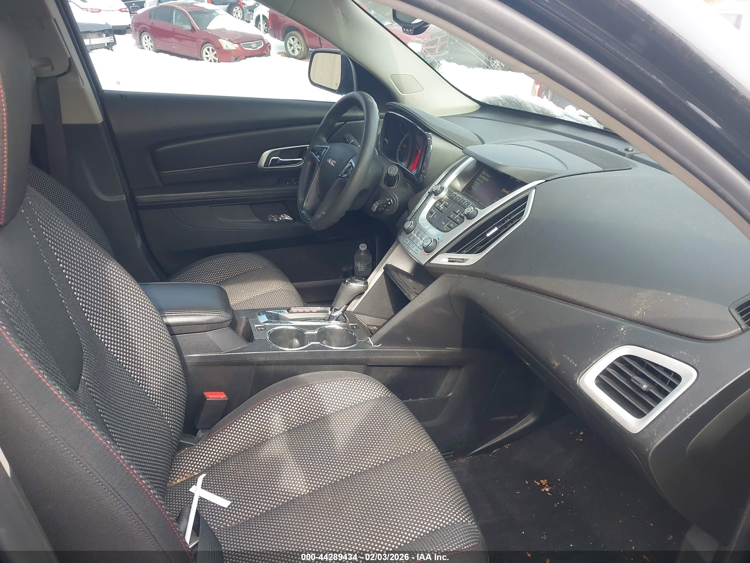 GMC TERRAIN image 5