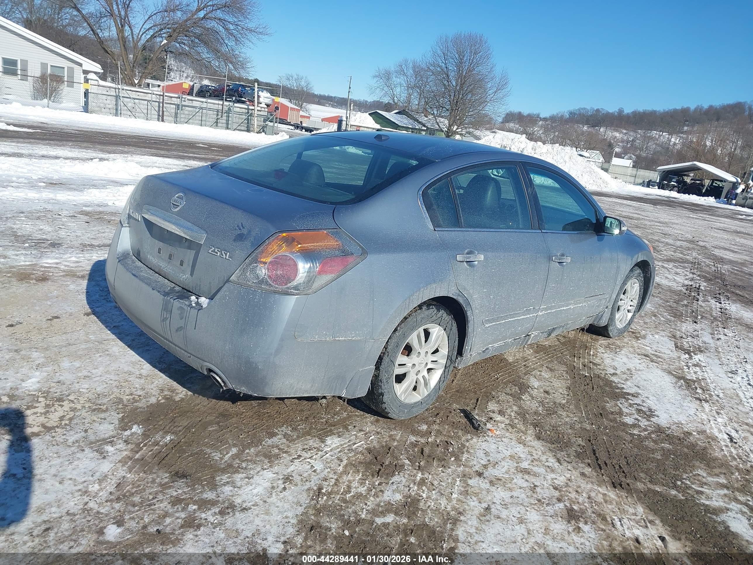 NISSAN ALTIMA image 4