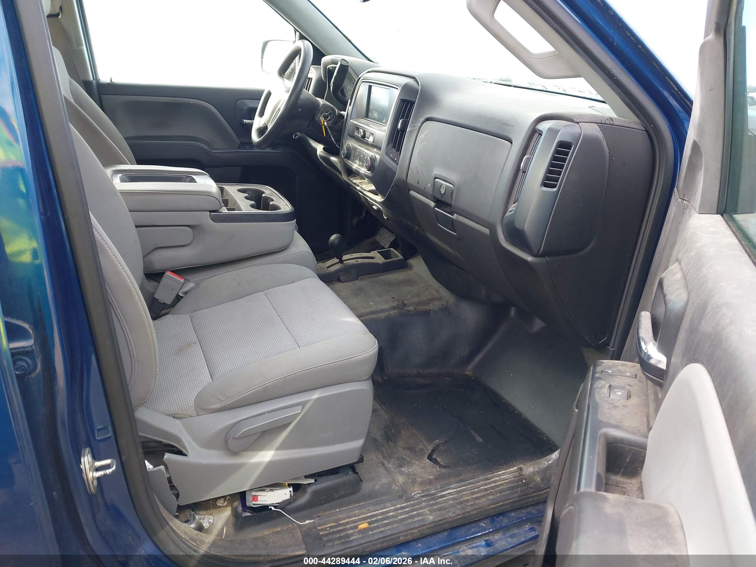 CHEVROLET SILVERADO image 5
