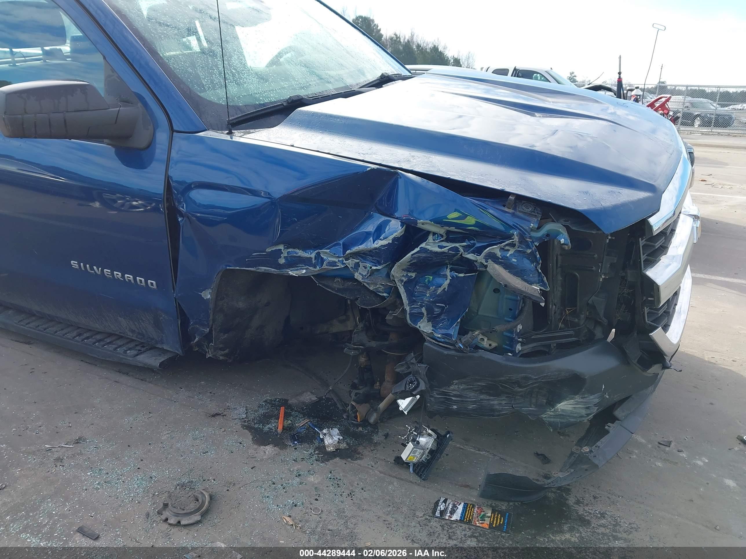 CHEVROLET SILVERADO image 6