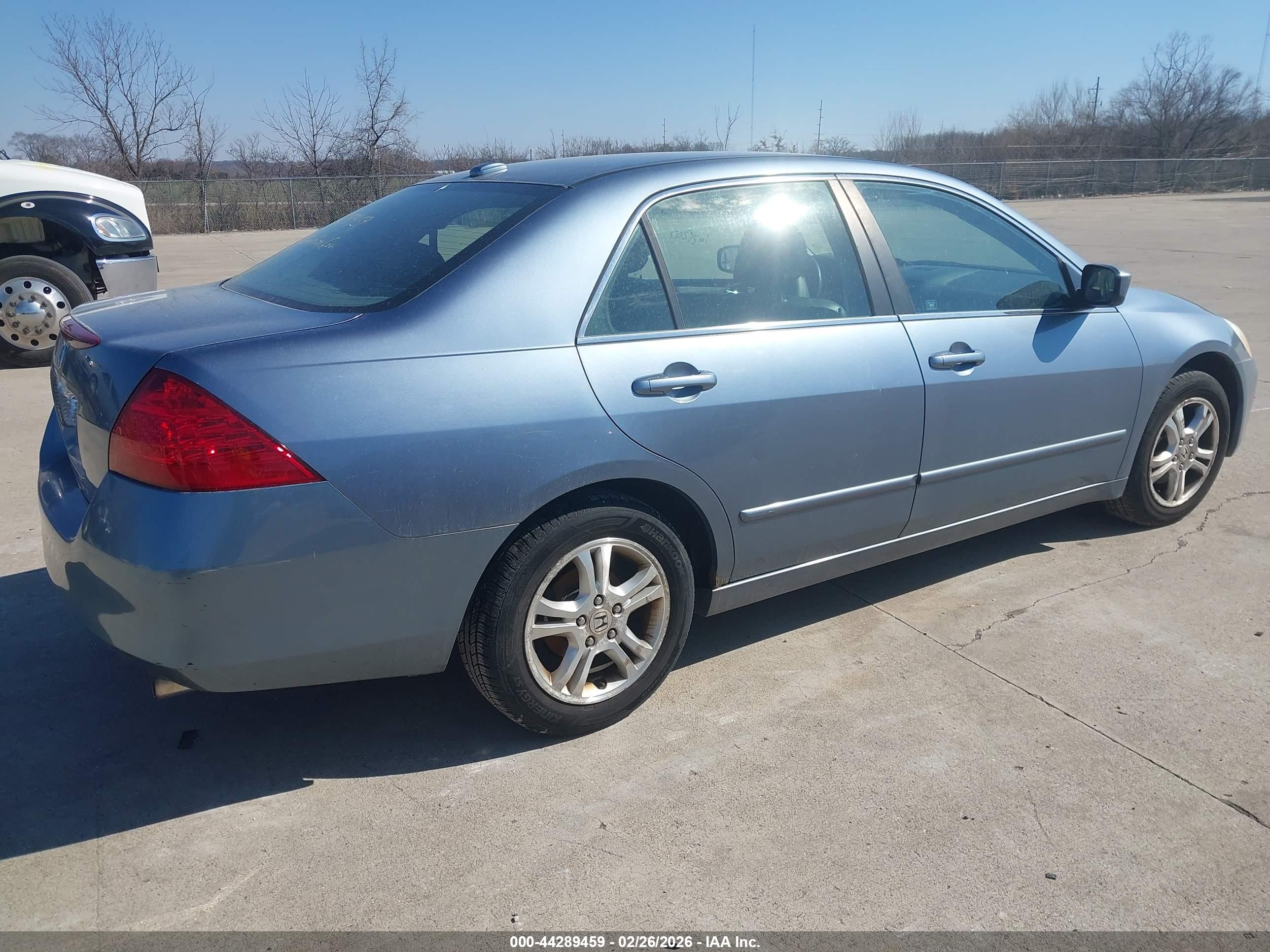 HONDA ACCORD image 4