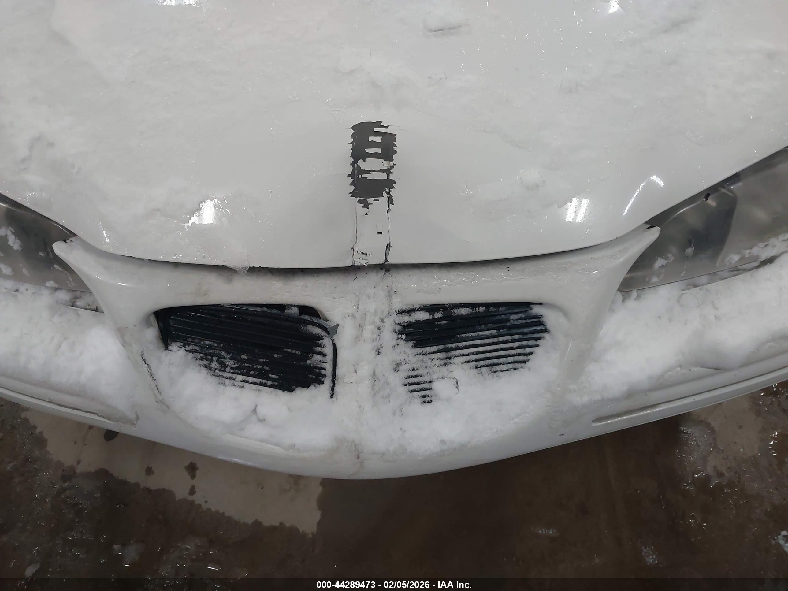 PONTIAC GRAND image 6