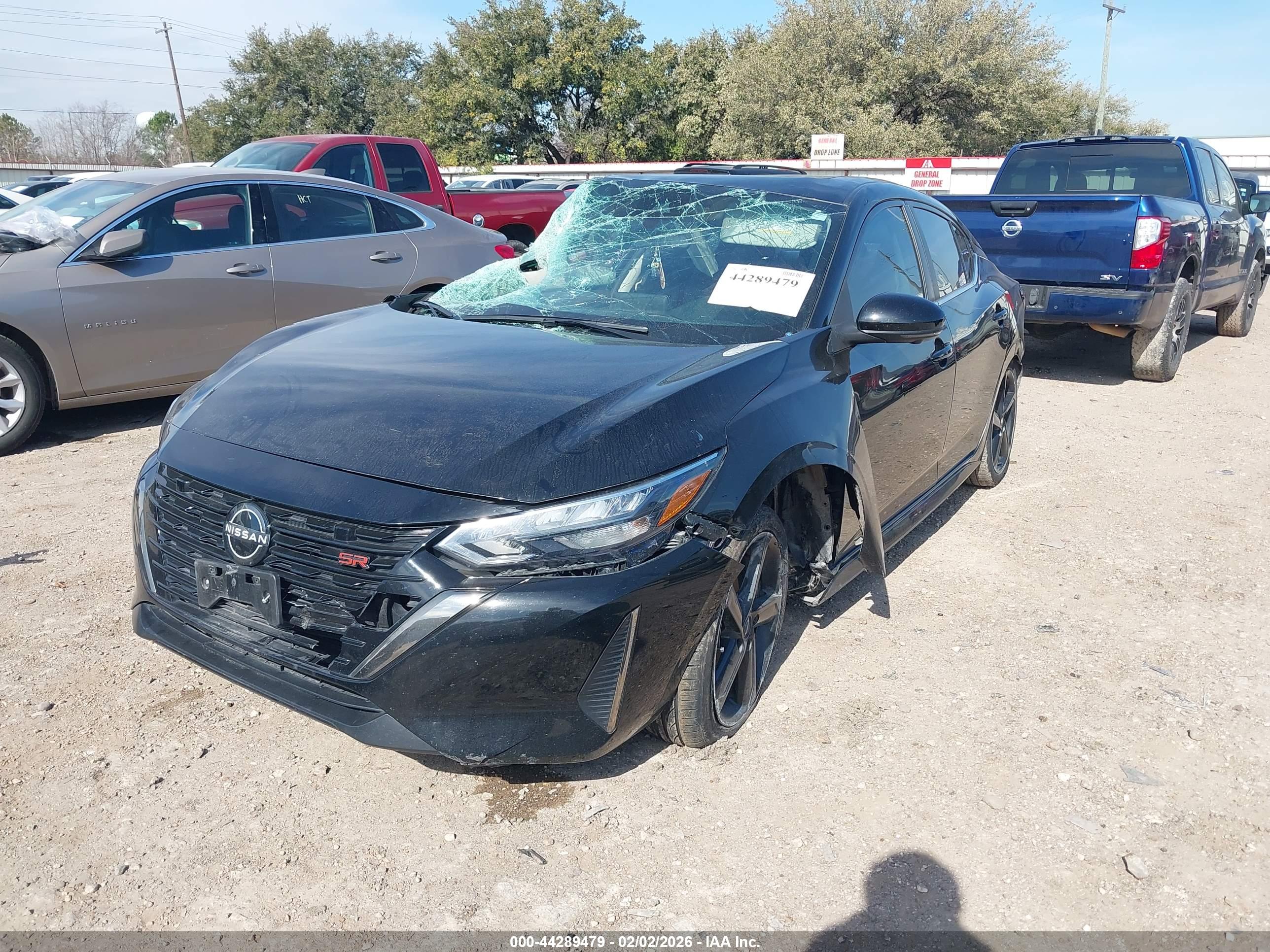 NISSAN SENTRA image 2