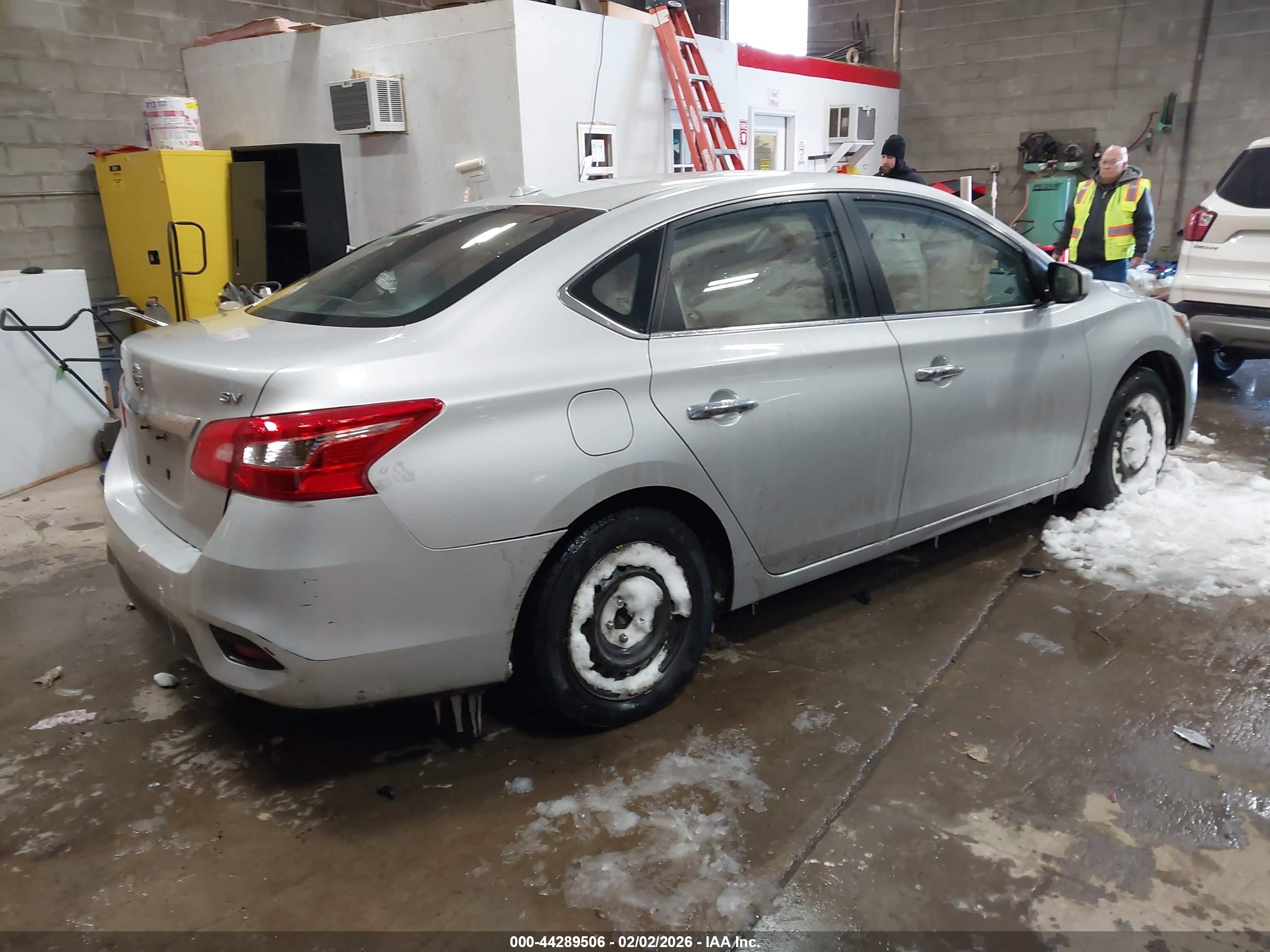 NISSAN SENTRA image 4