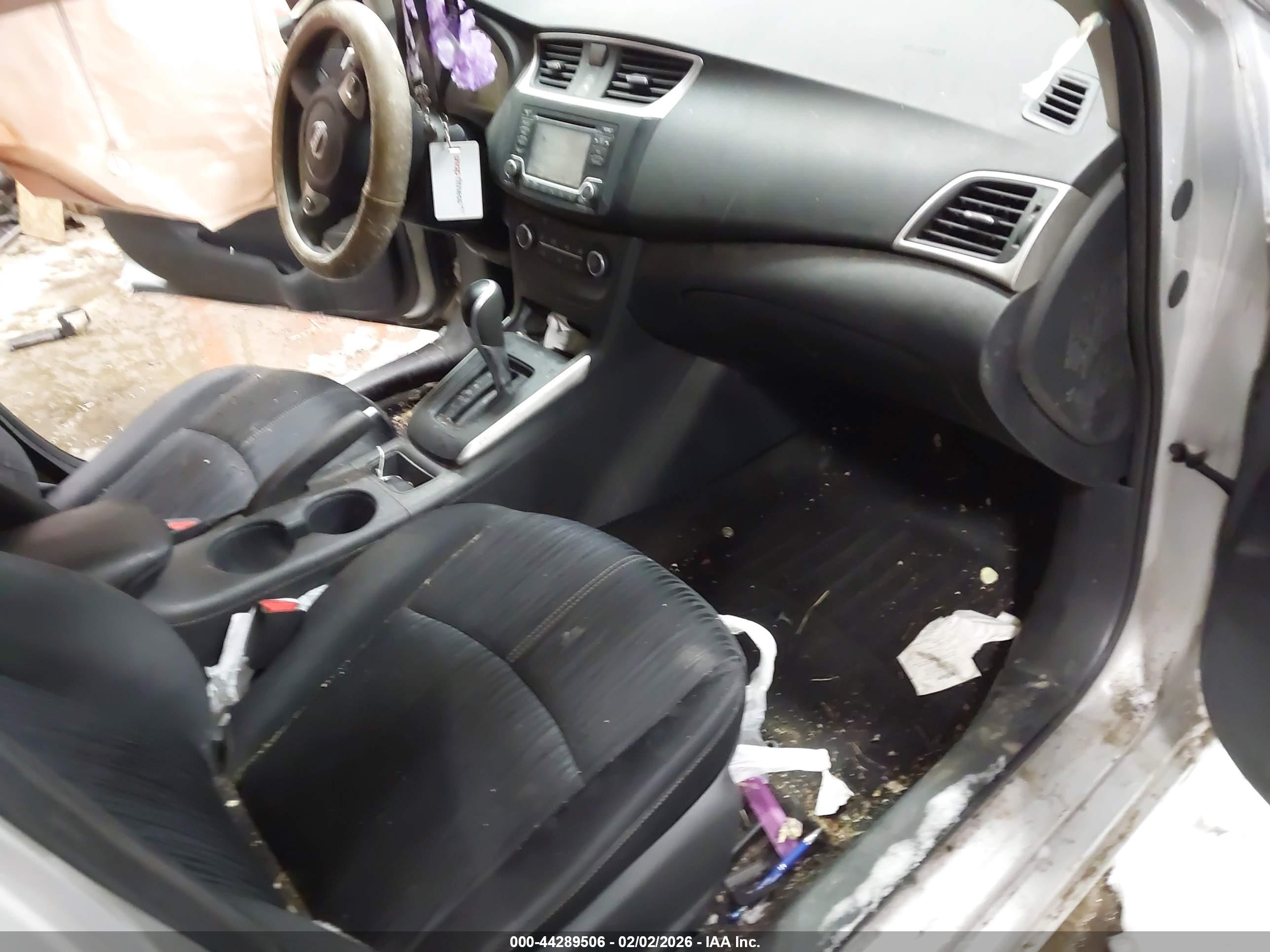 NISSAN SENTRA image 5