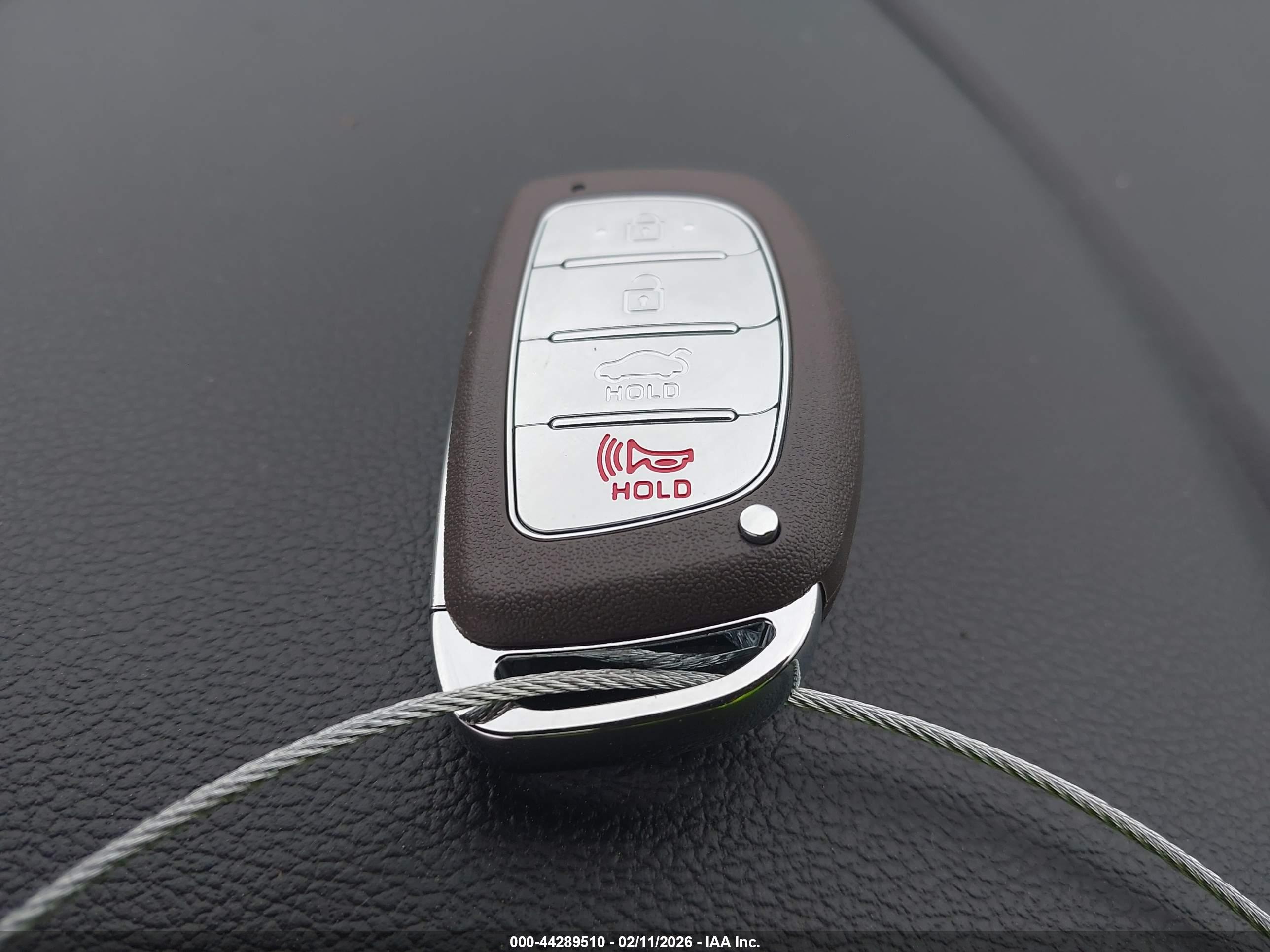 HYUNDAI ELANTRA image 11