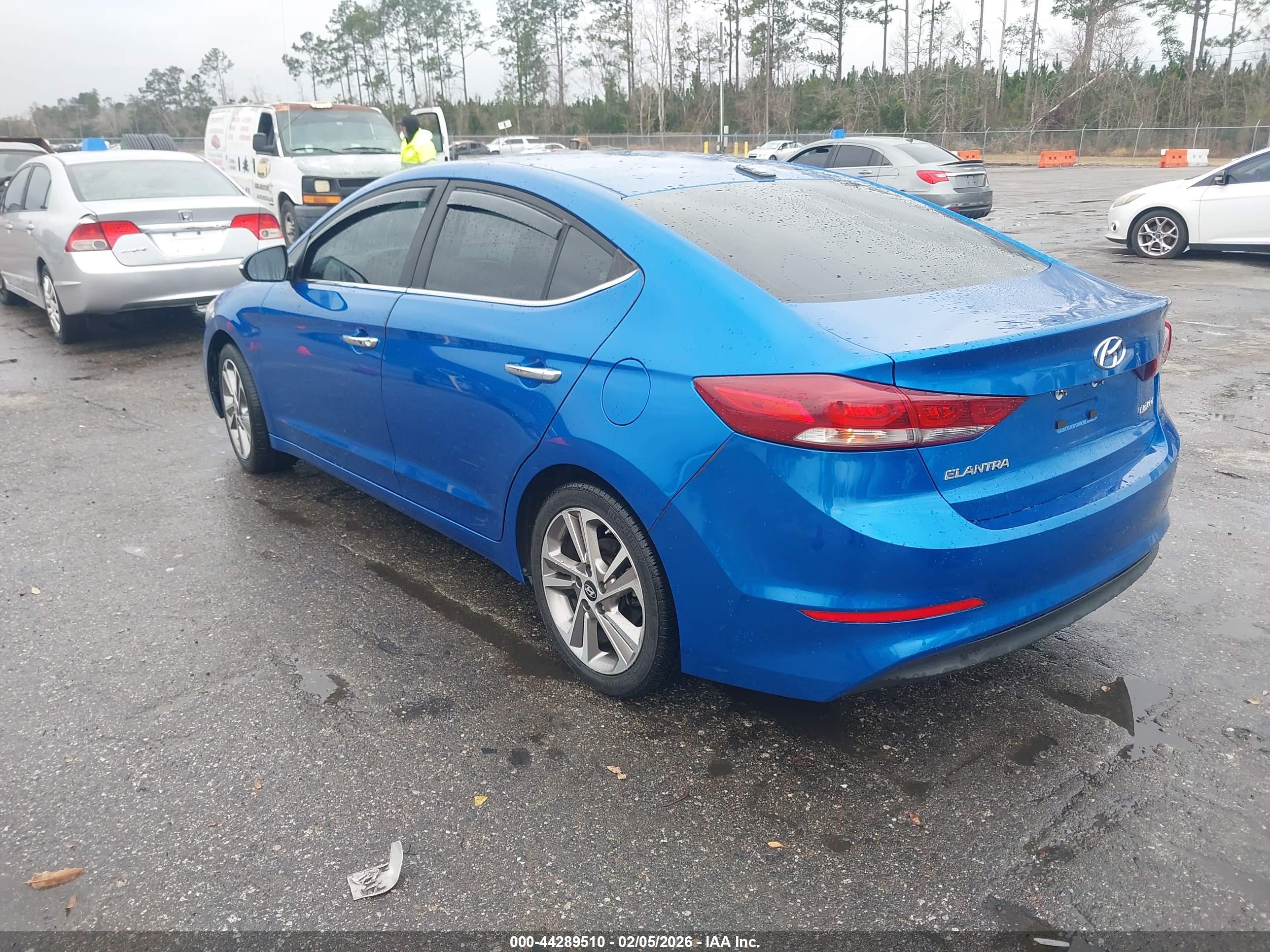 HYUNDAI ELANTRA image 3