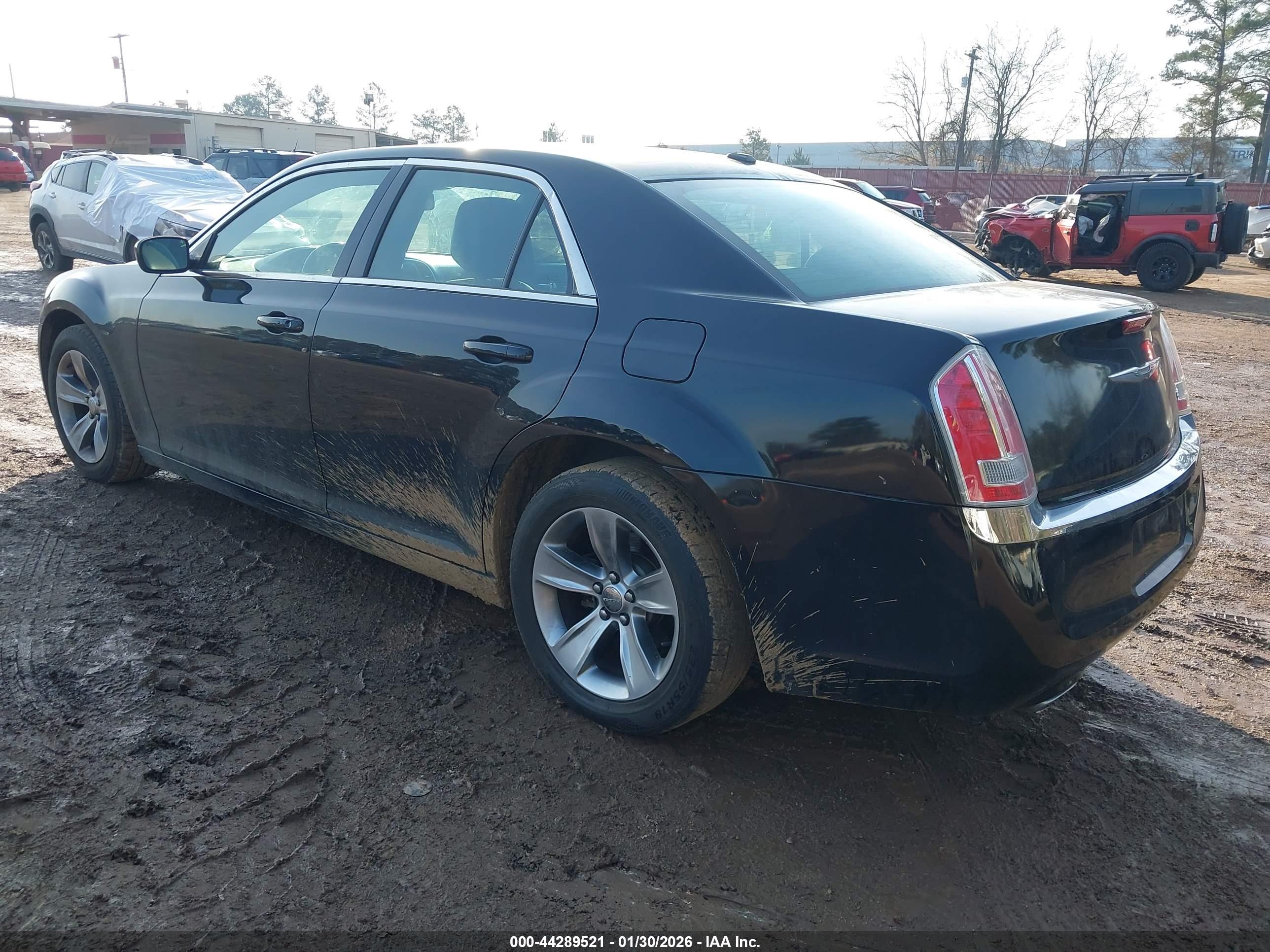 CHRYSLER 300 image 3