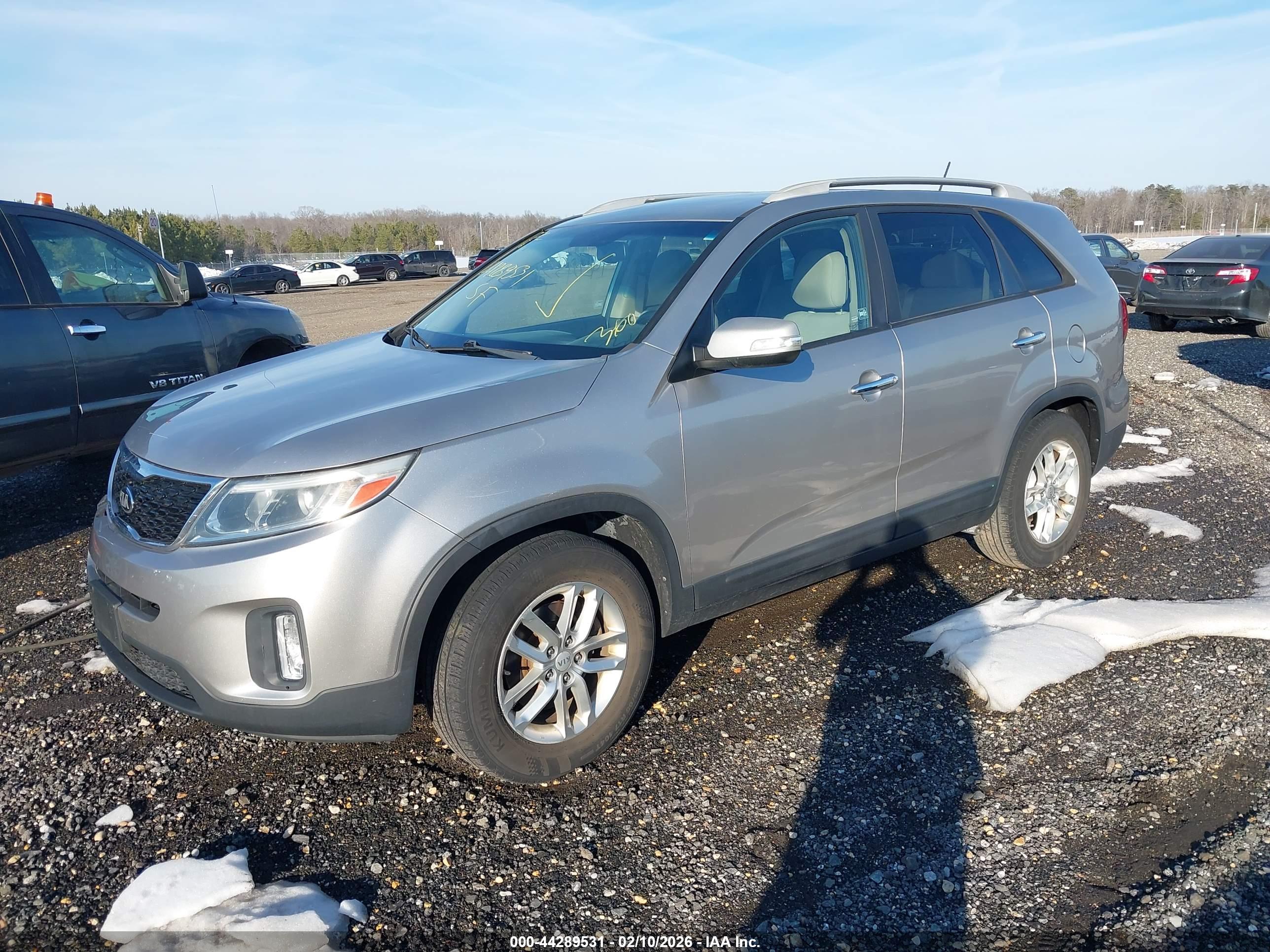 KIA SORENTO image 2
