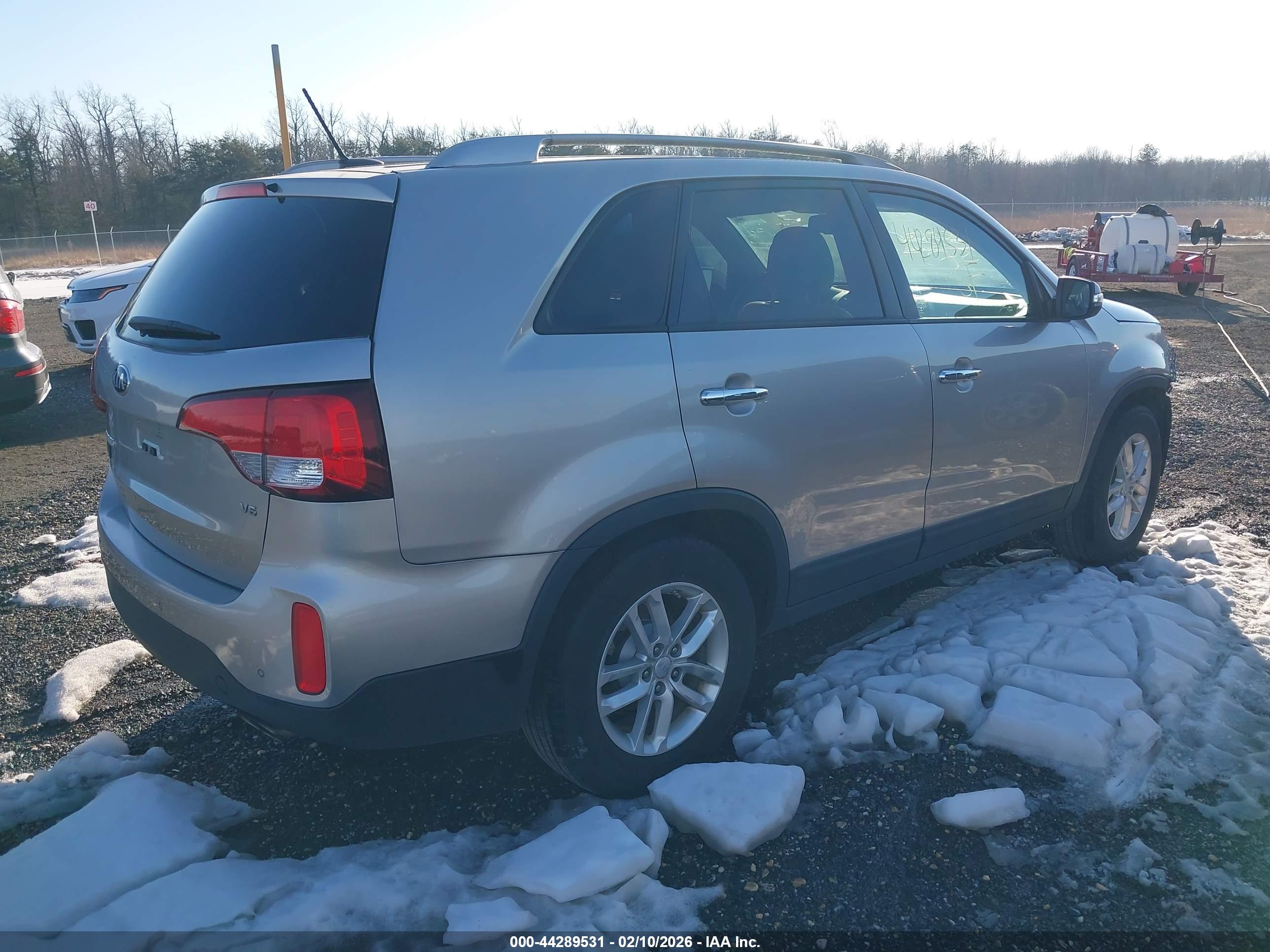 KIA SORENTO image 4