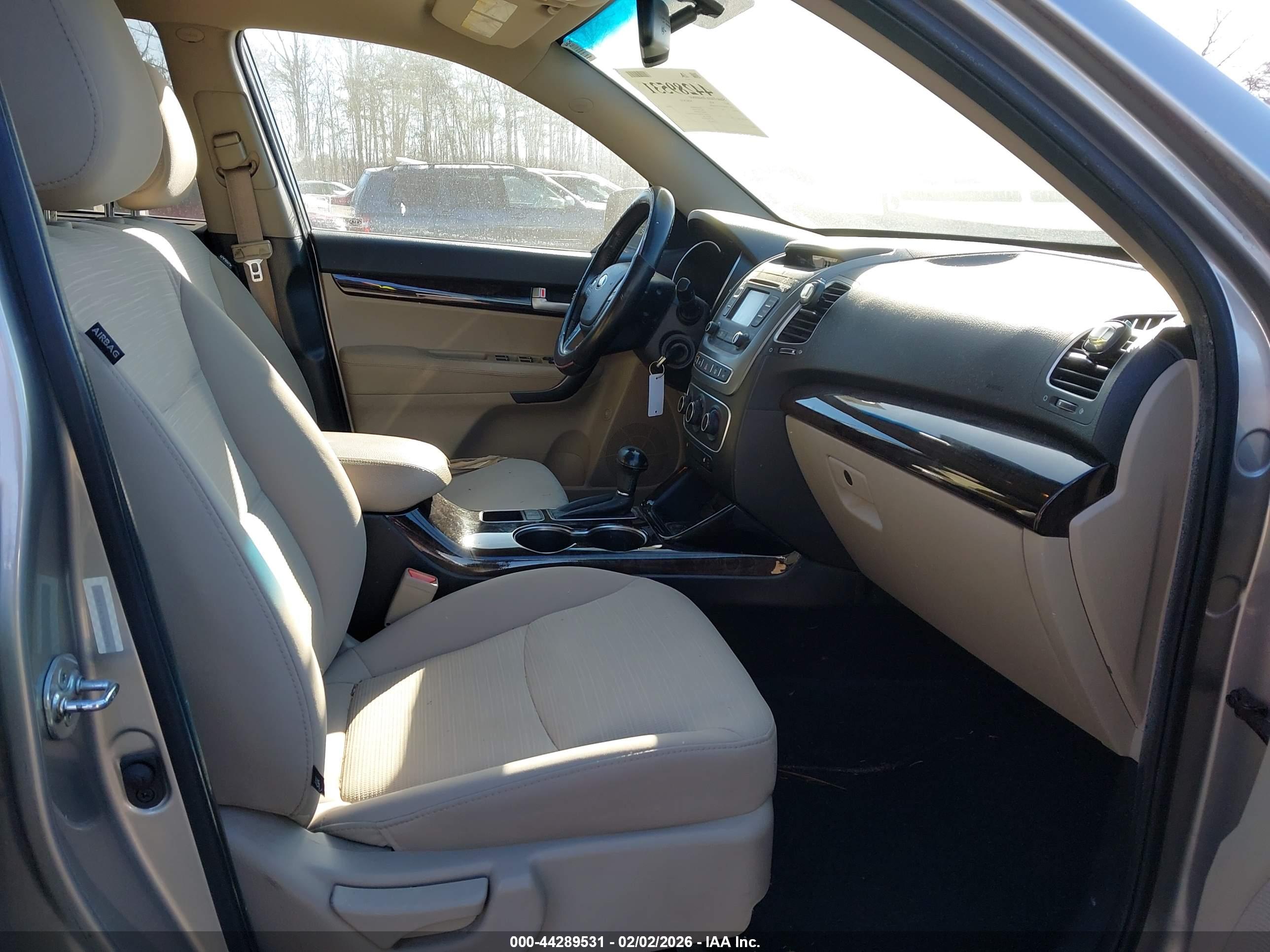 KIA SORENTO image 5