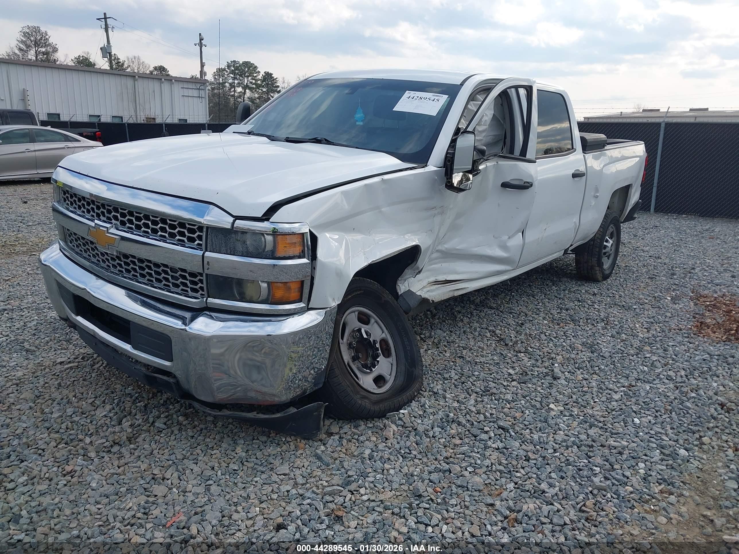 CHEVROLET SILVERADO image 2