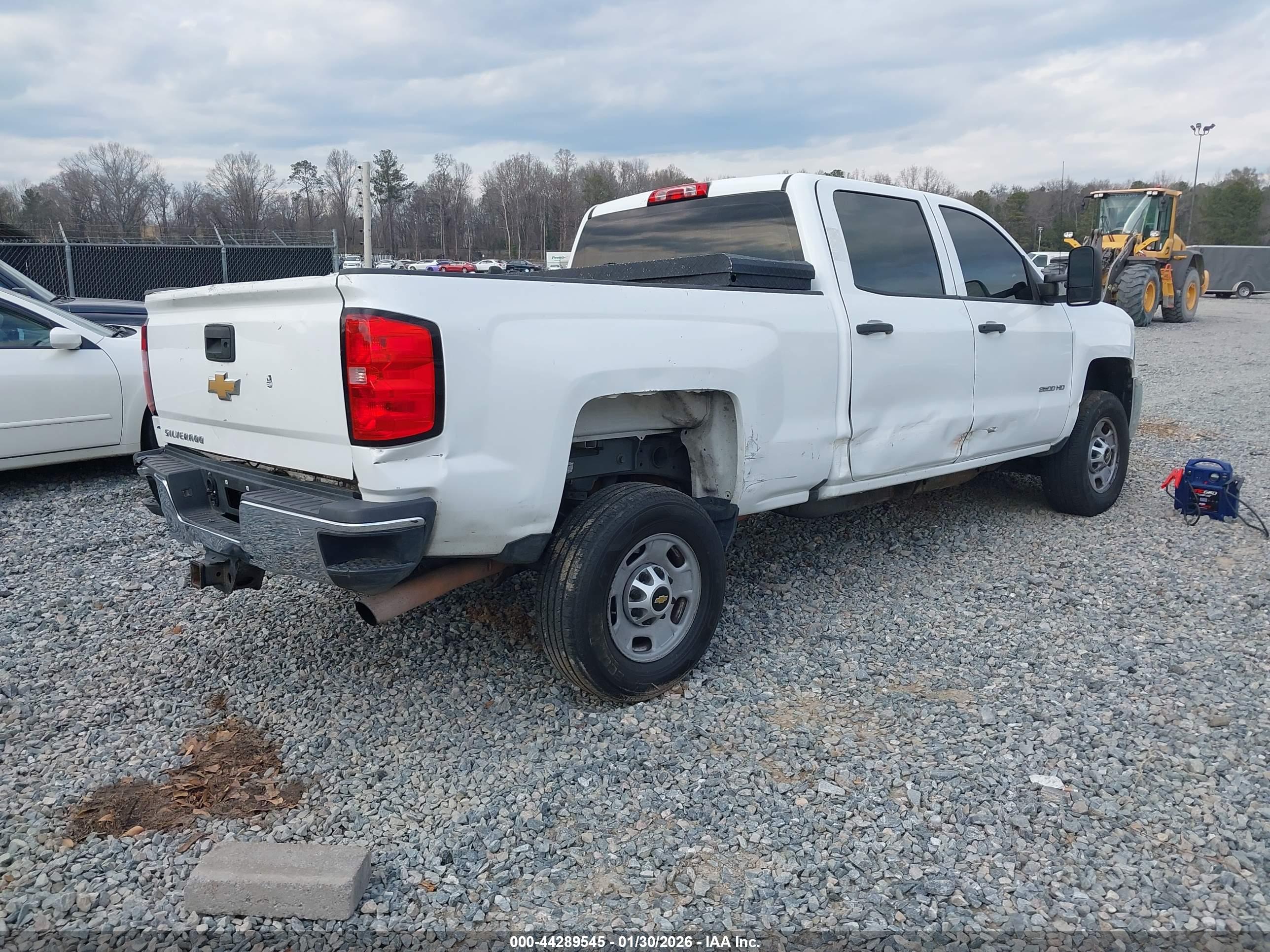 CHEVROLET SILVERADO image 4