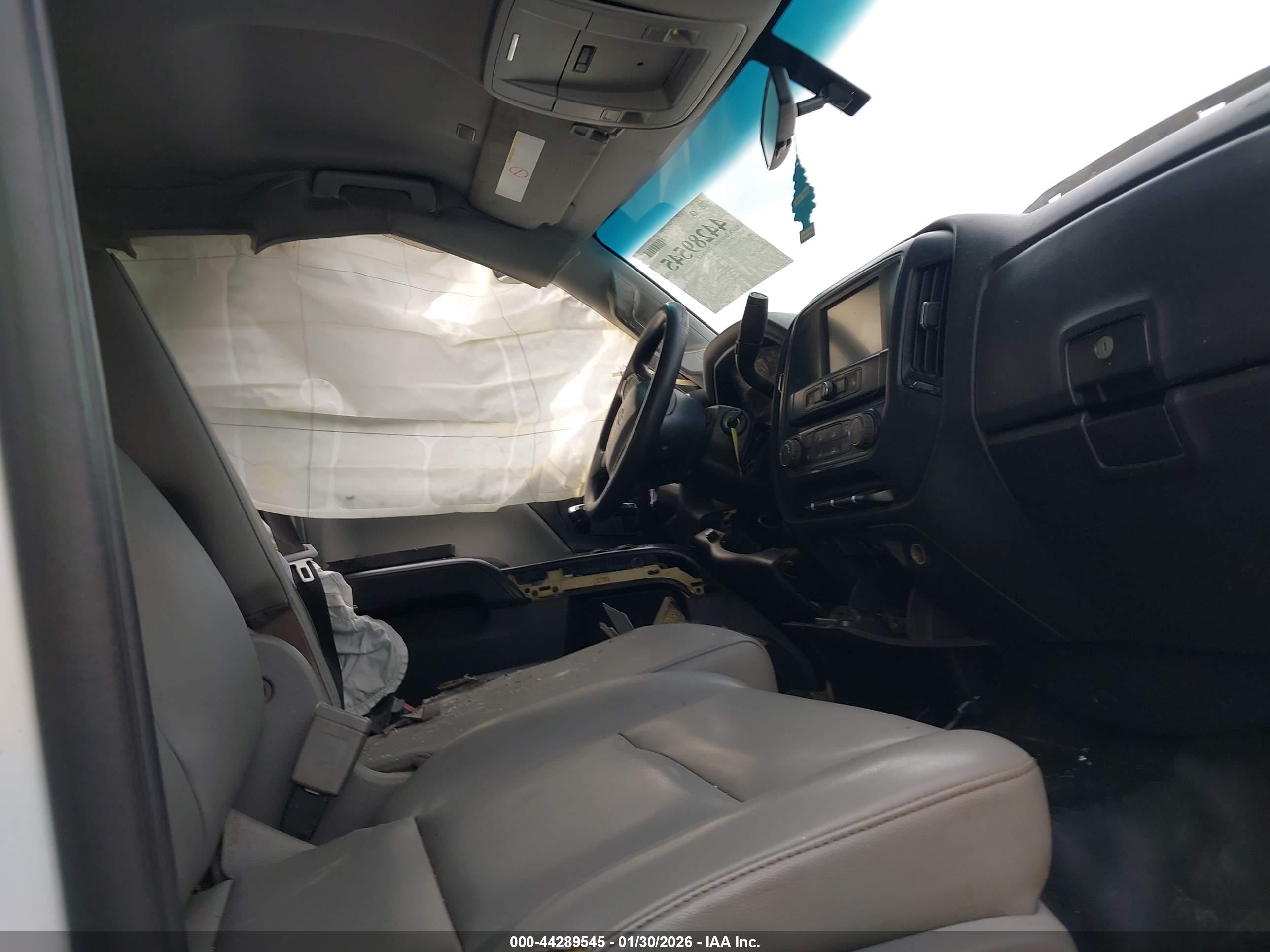 CHEVROLET SILVERADO image 5