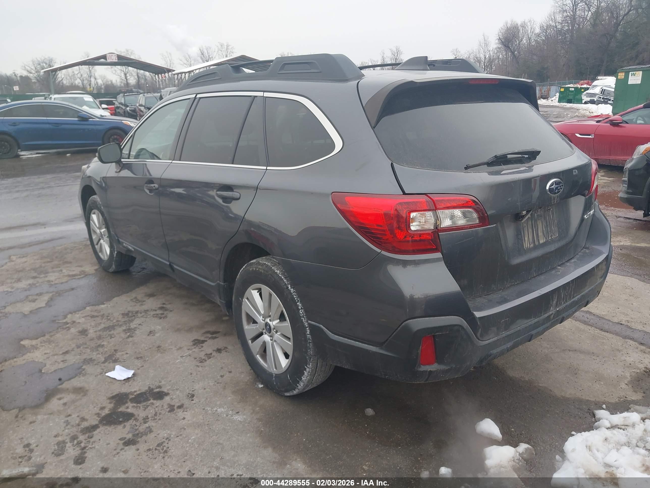 SUBARU OUTBACK image 3