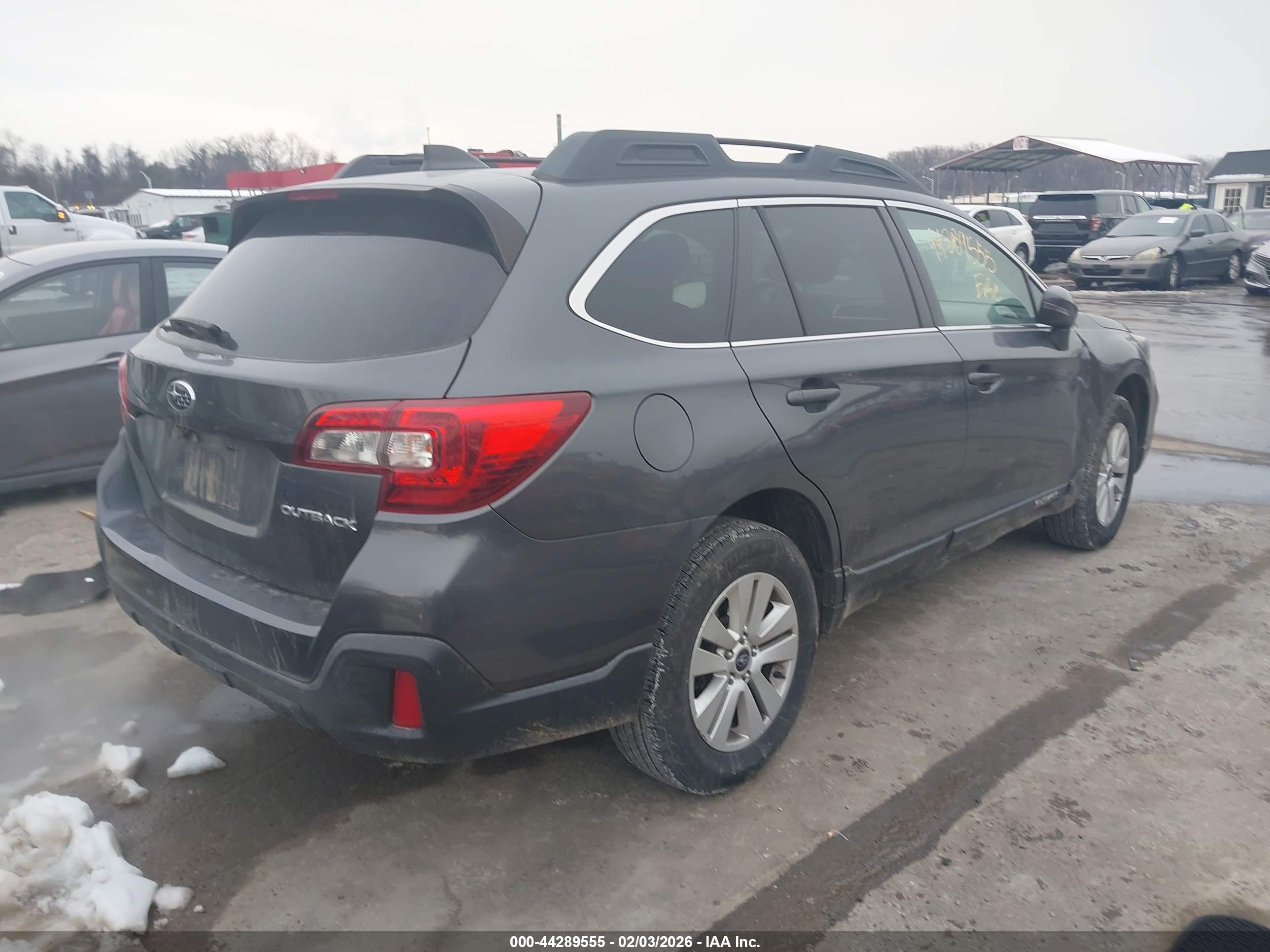 SUBARU OUTBACK image 4