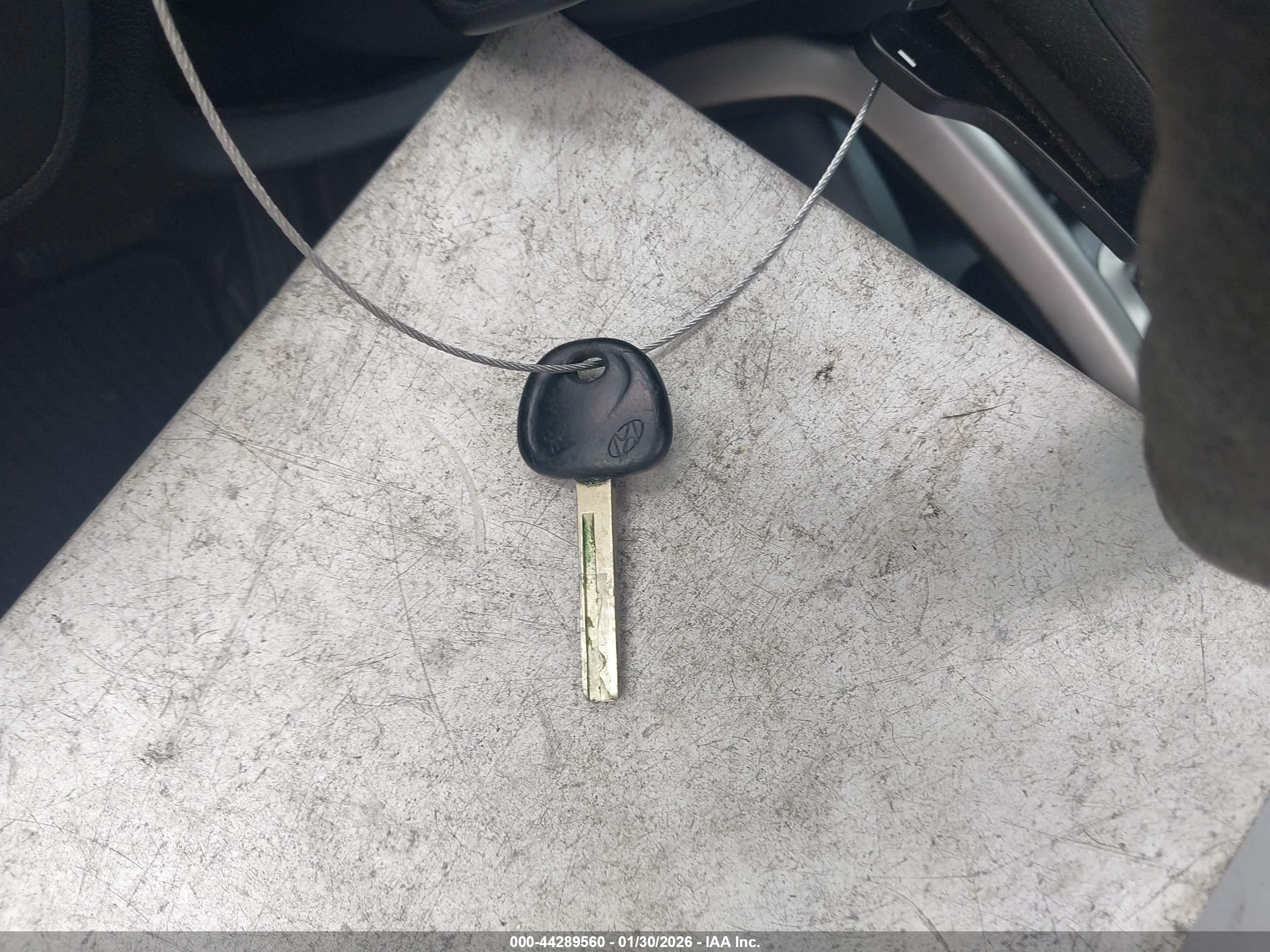 HYUNDAI VELOSTER image 11