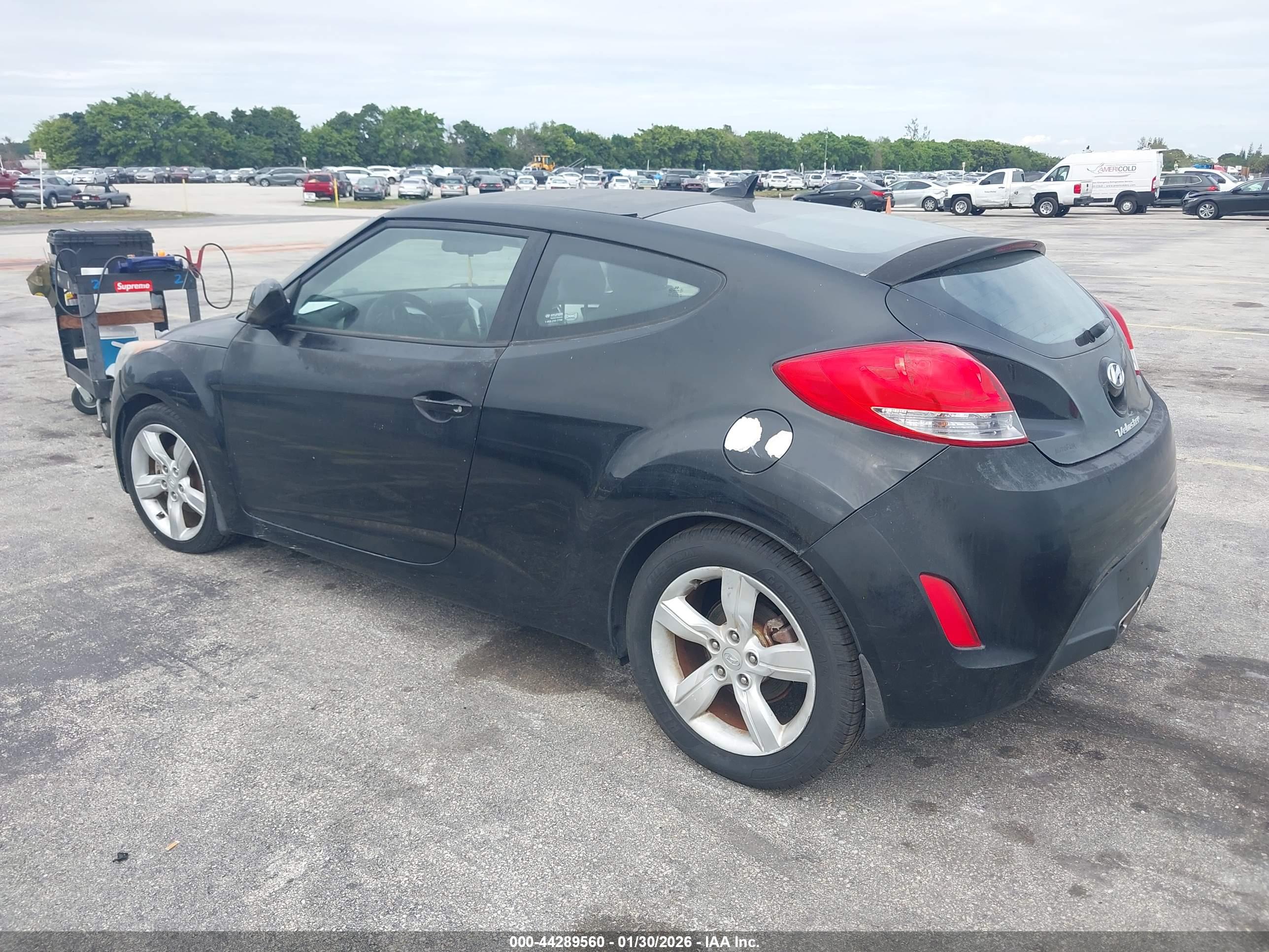 HYUNDAI VELOSTER image 3