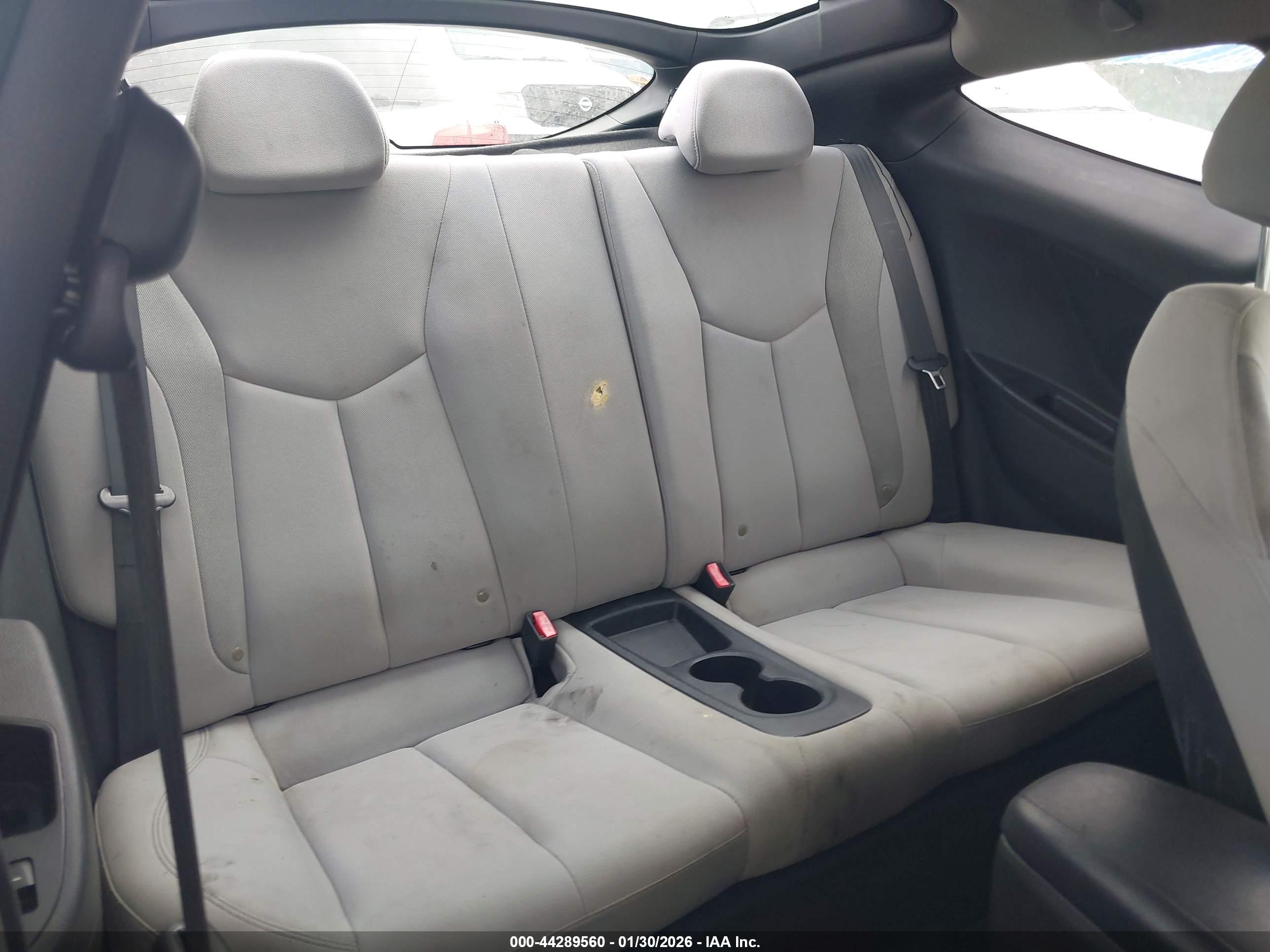 HYUNDAI VELOSTER image 8