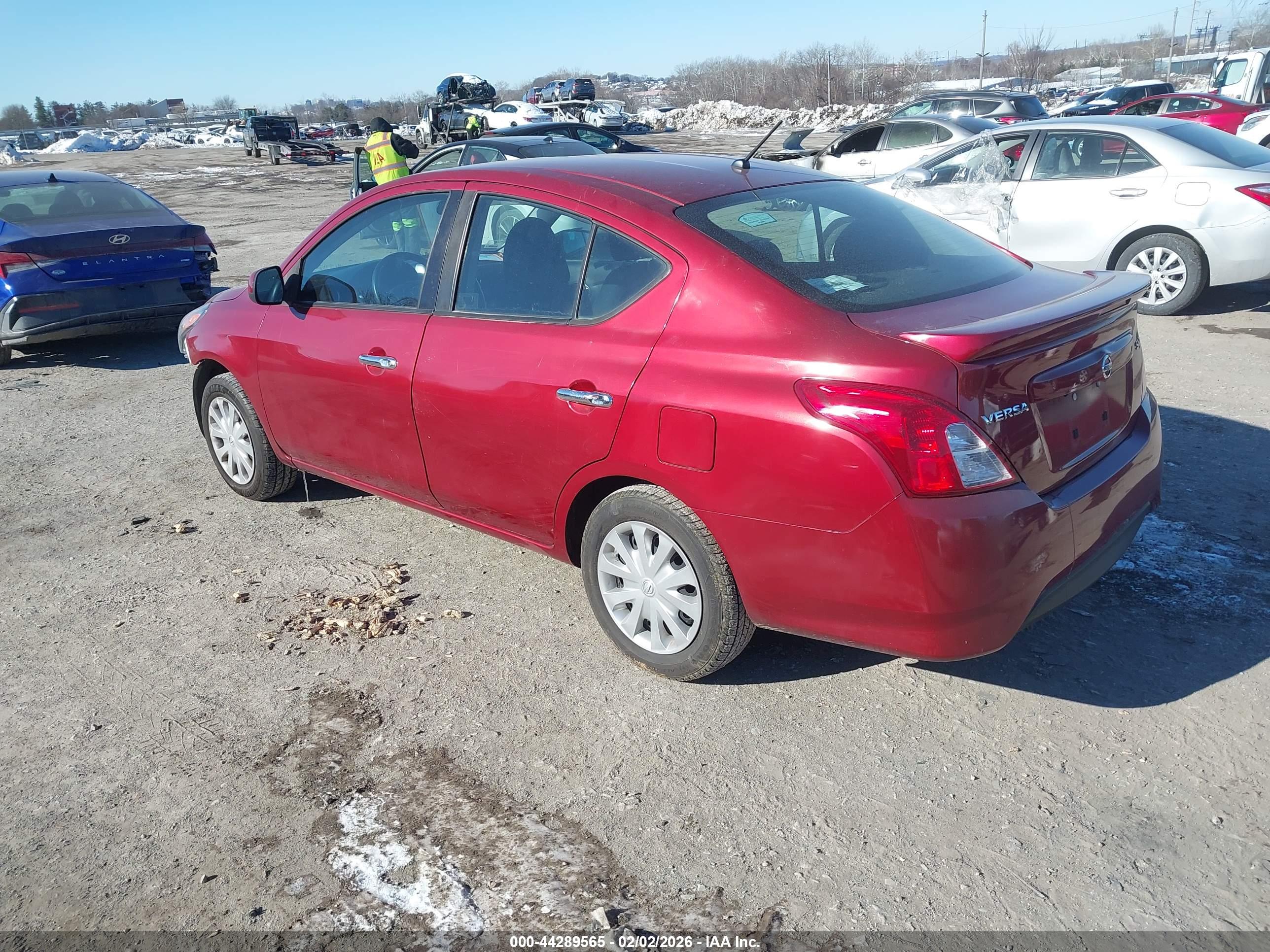 NISSAN VERSA image 3