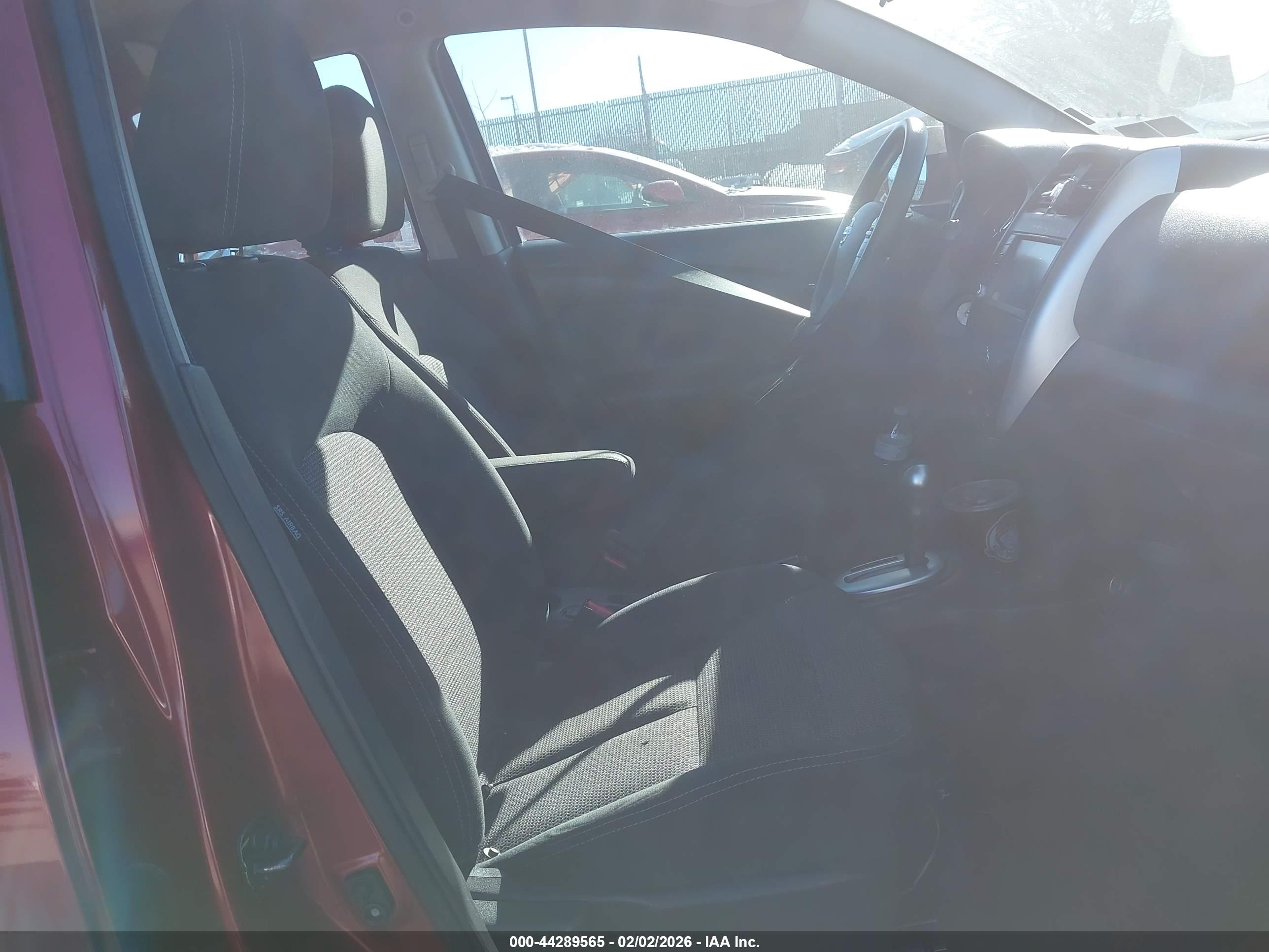 NISSAN VERSA image 5
