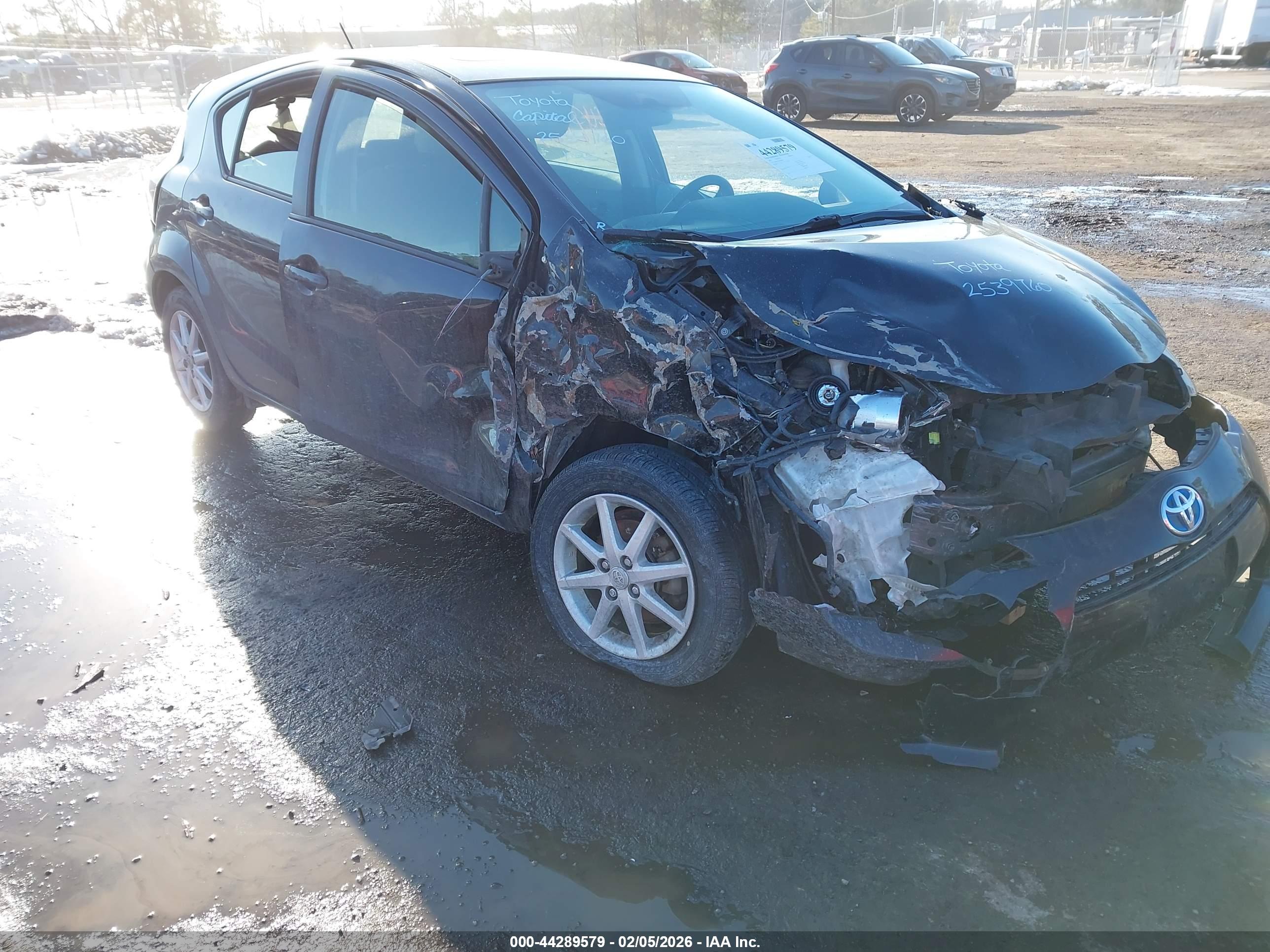 TOYOTA PRIUS image 6