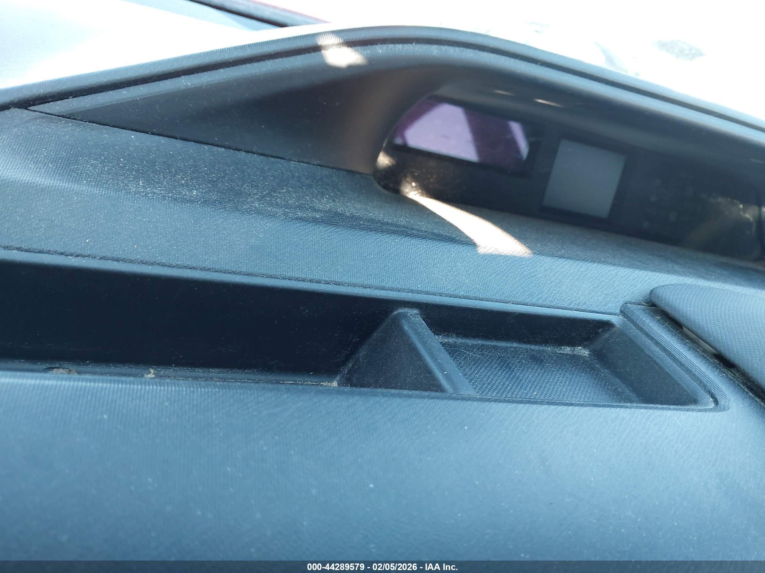 TOYOTA PRIUS image 7
