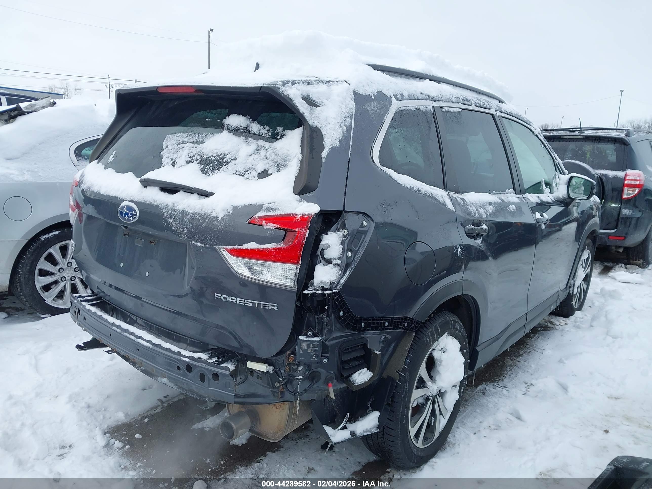 SUBARU FORESTER image 4