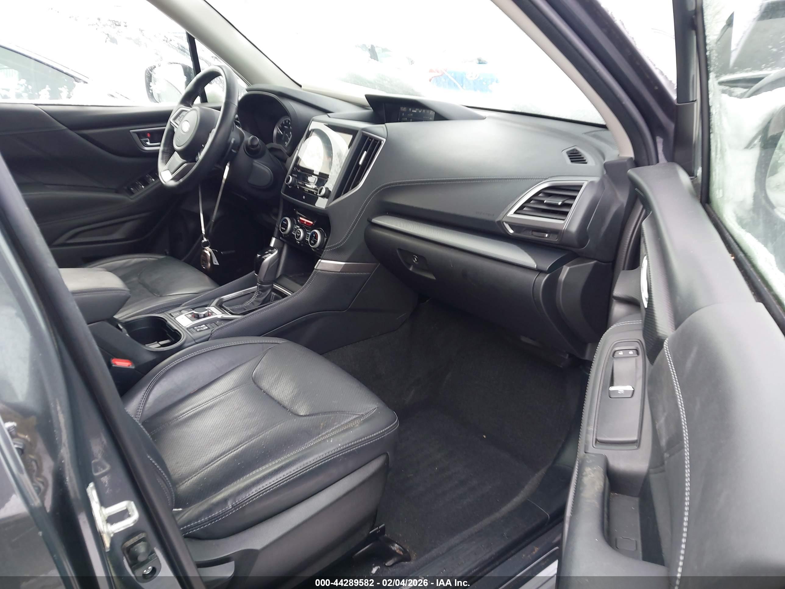 SUBARU FORESTER image 5