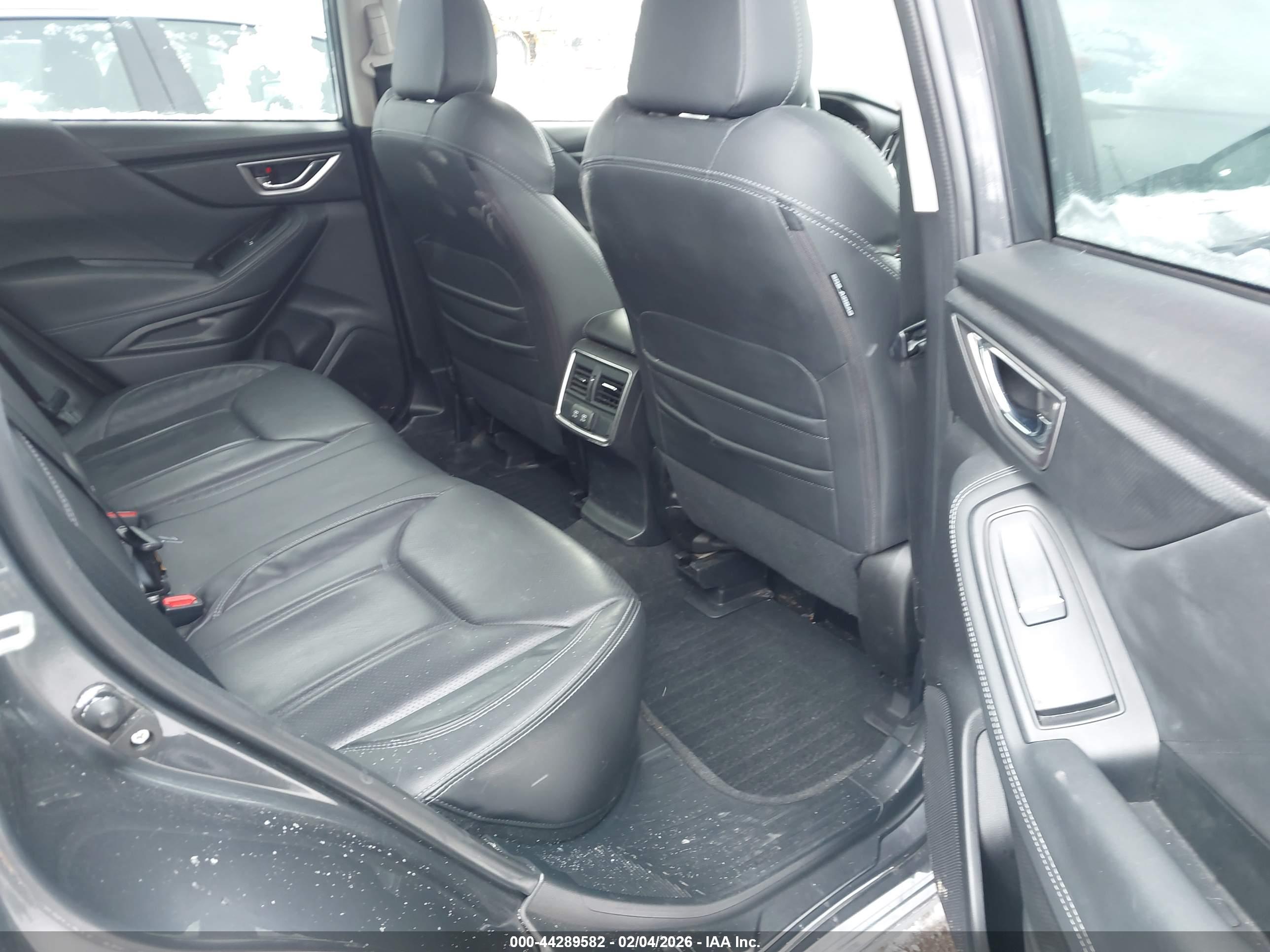 SUBARU FORESTER image 8