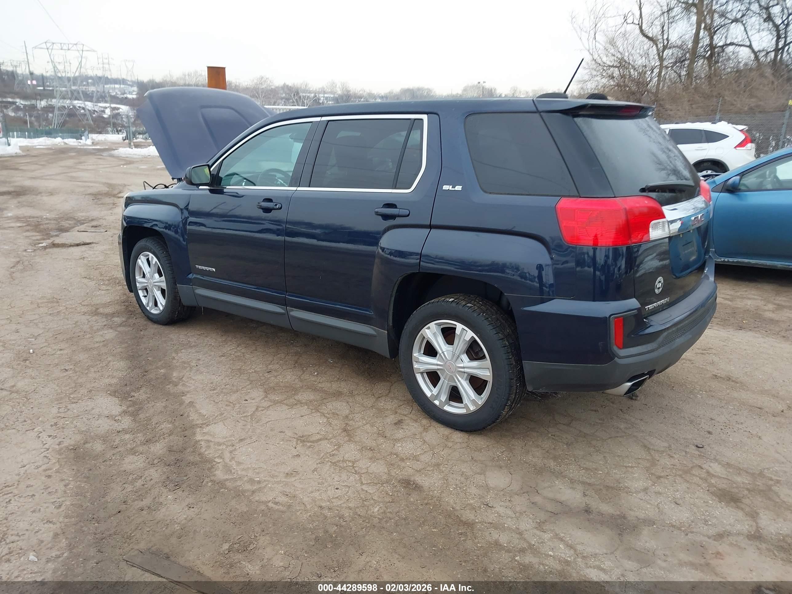 GMC TERRAIN image 3