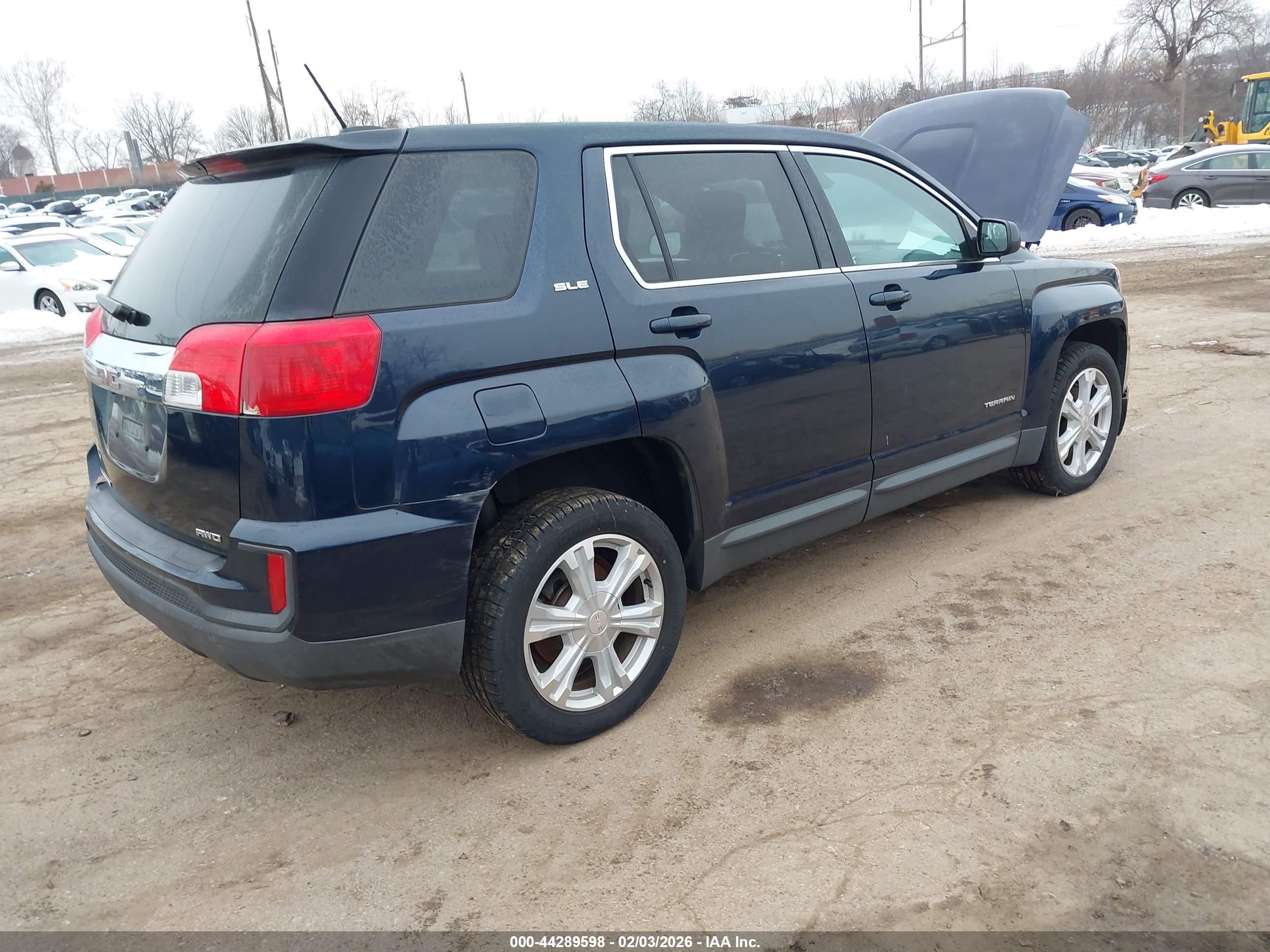 GMC TERRAIN image 4