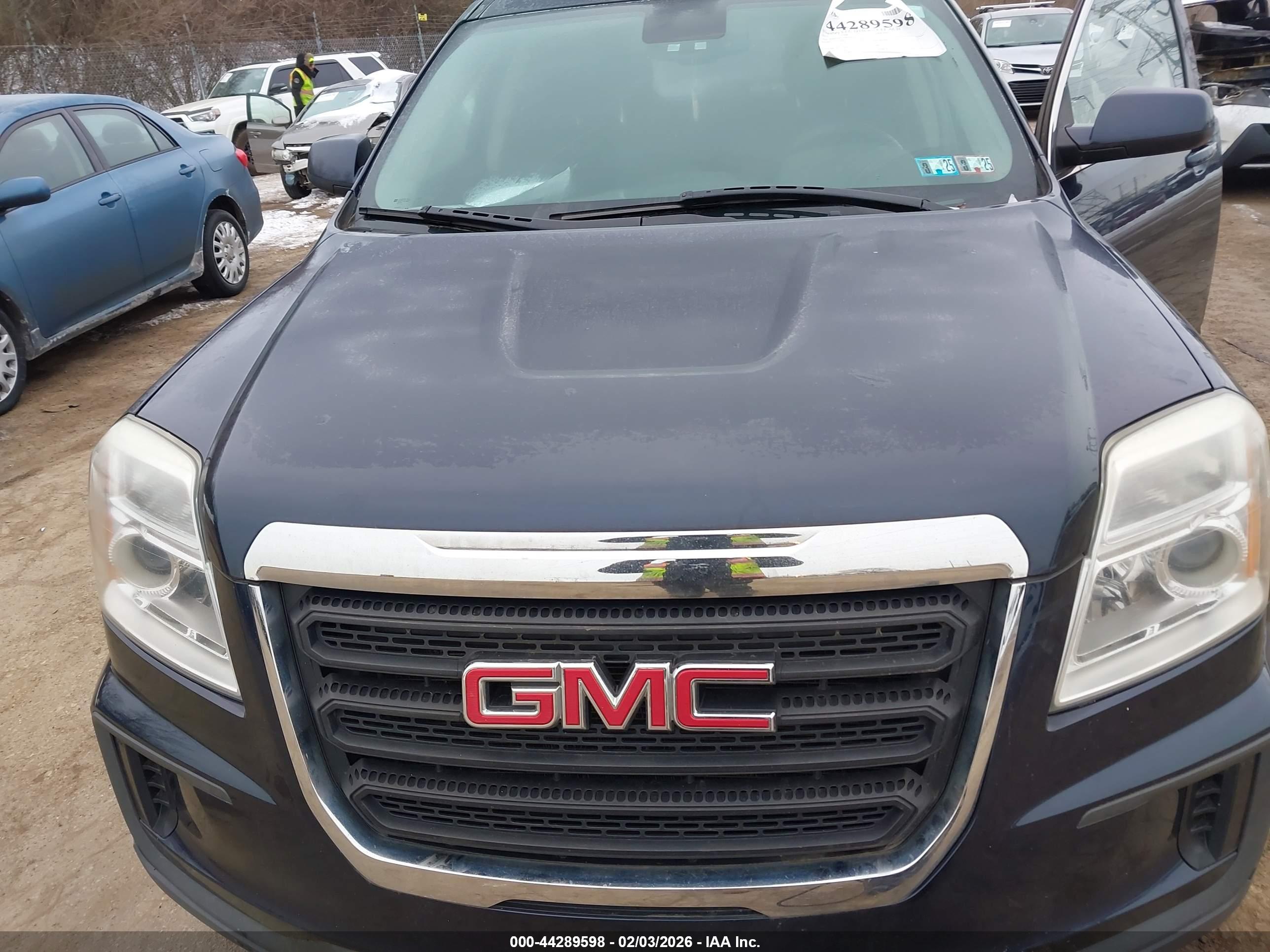 GMC TERRAIN image 6