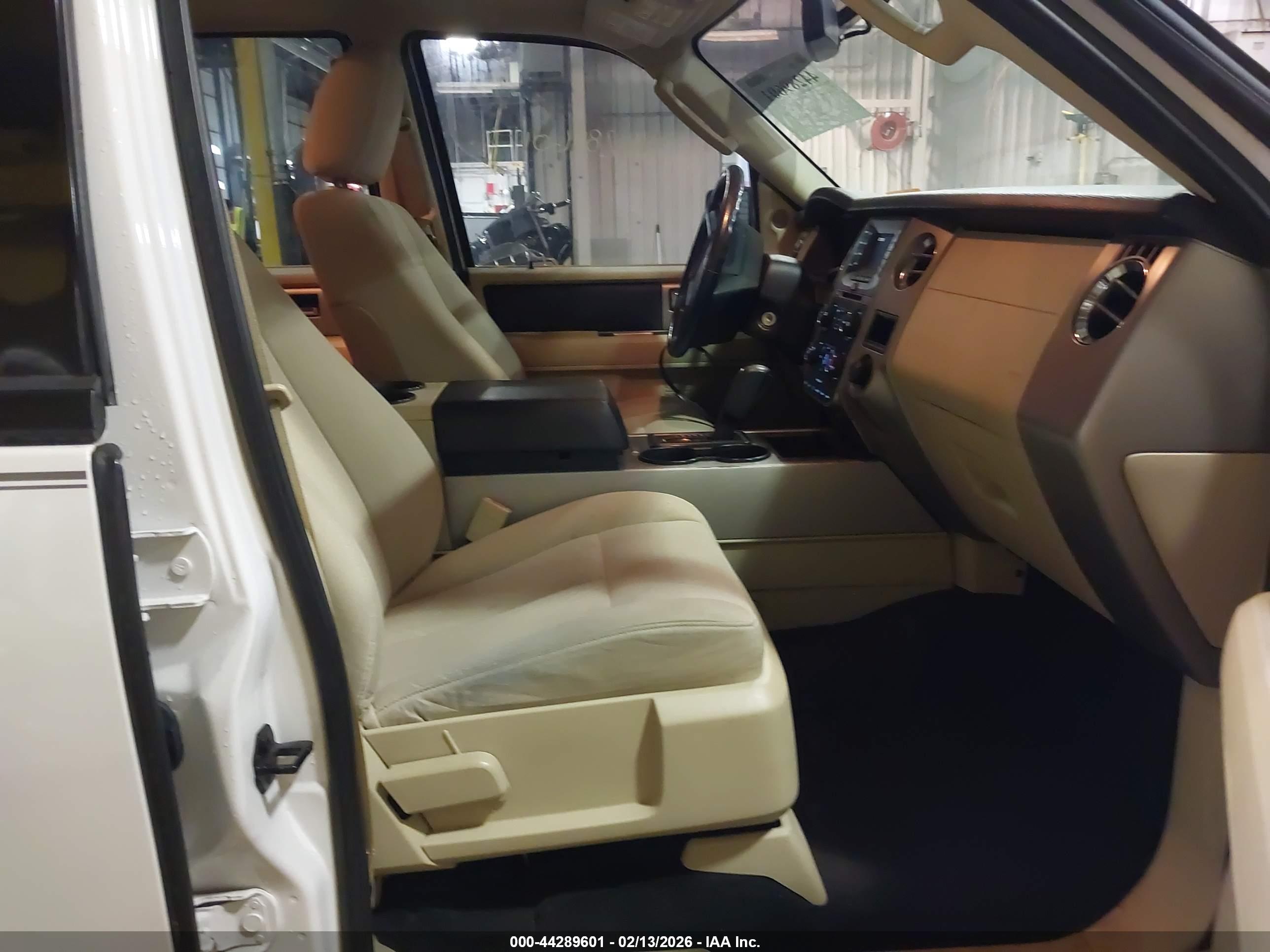 FORD EXPEDITION image 5
