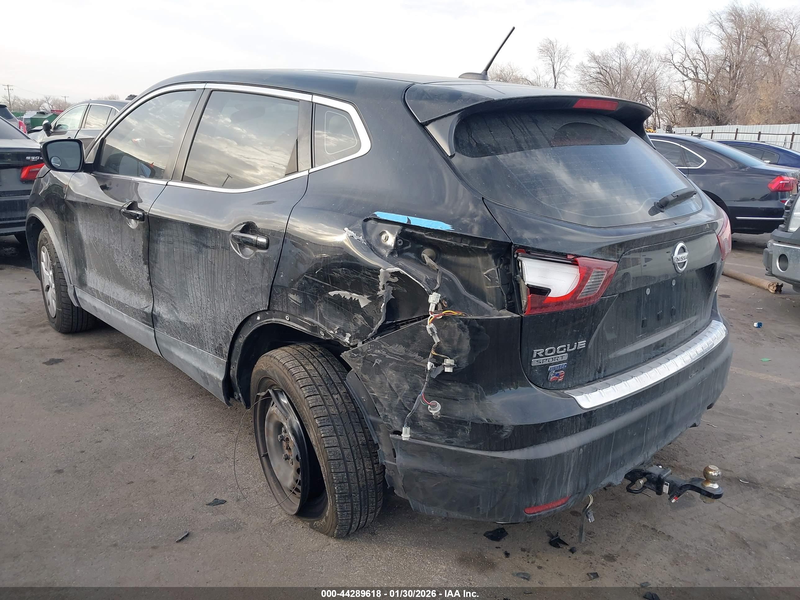 NISSAN ROGUE image 3