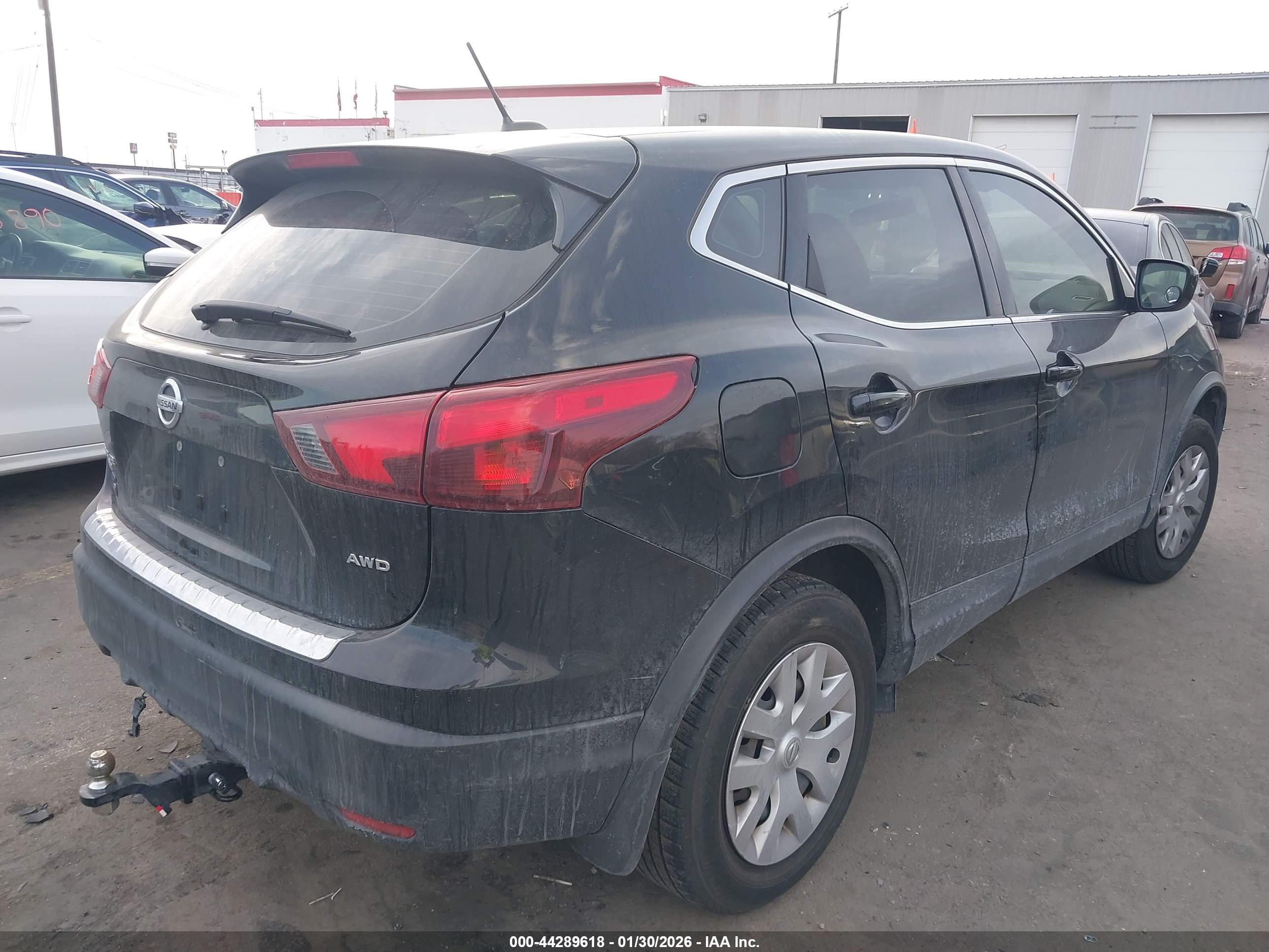 NISSAN ROGUE image 4