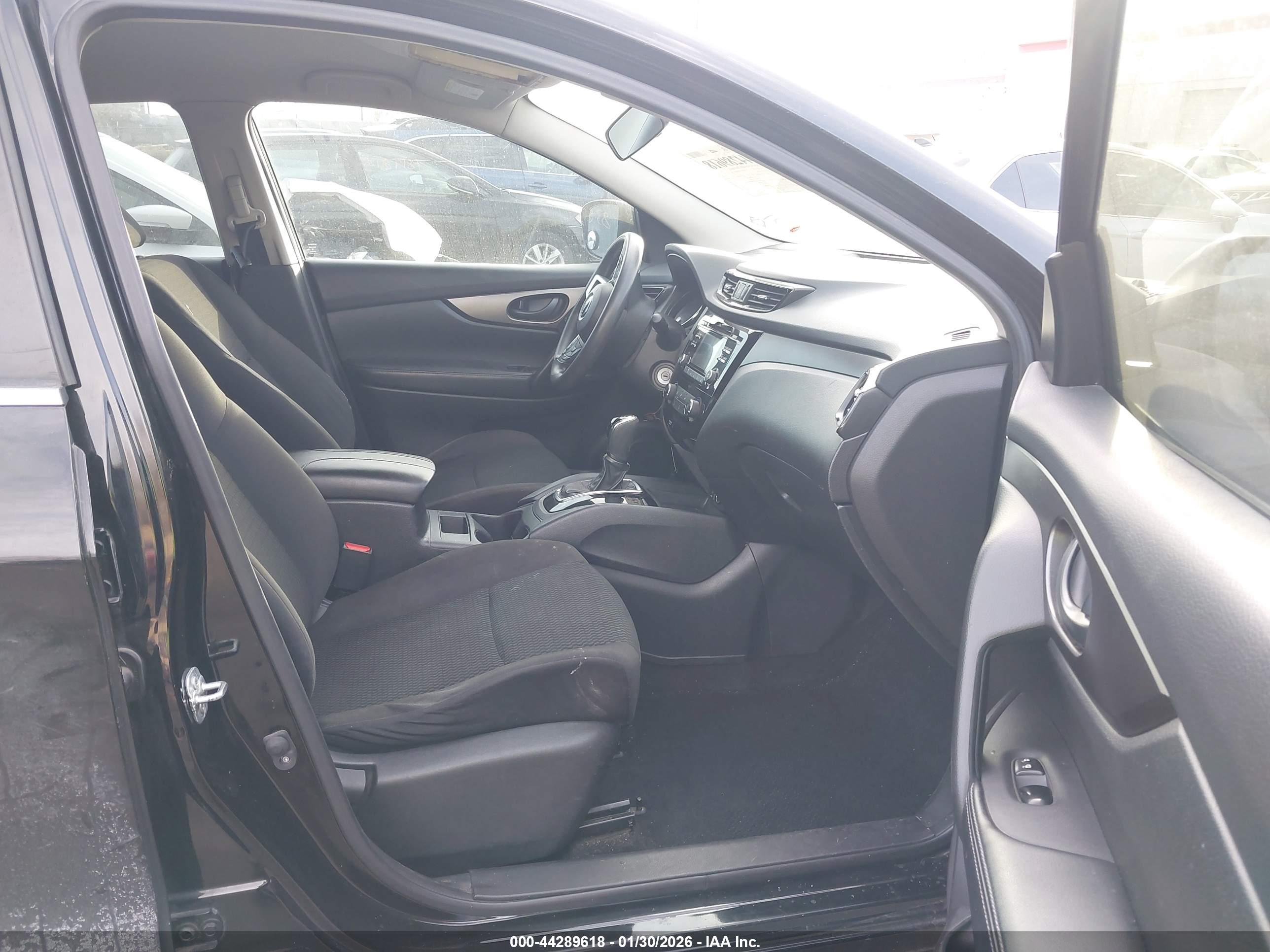 NISSAN ROGUE image 5