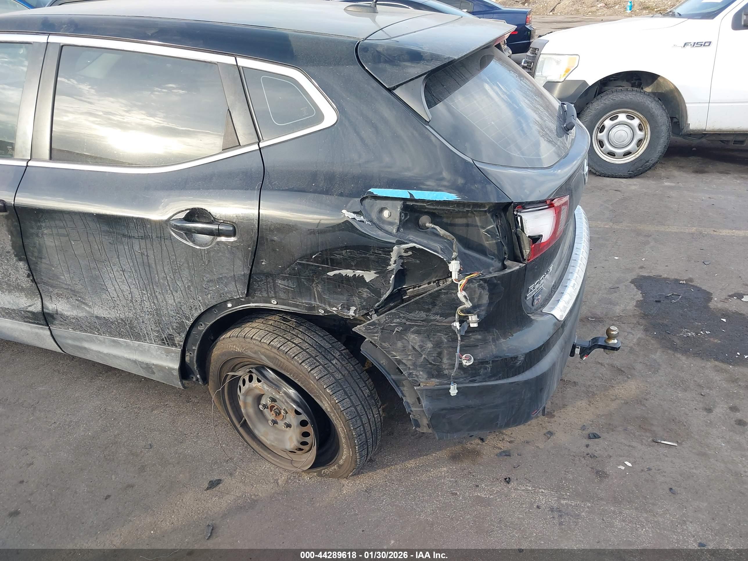 NISSAN ROGUE image 6