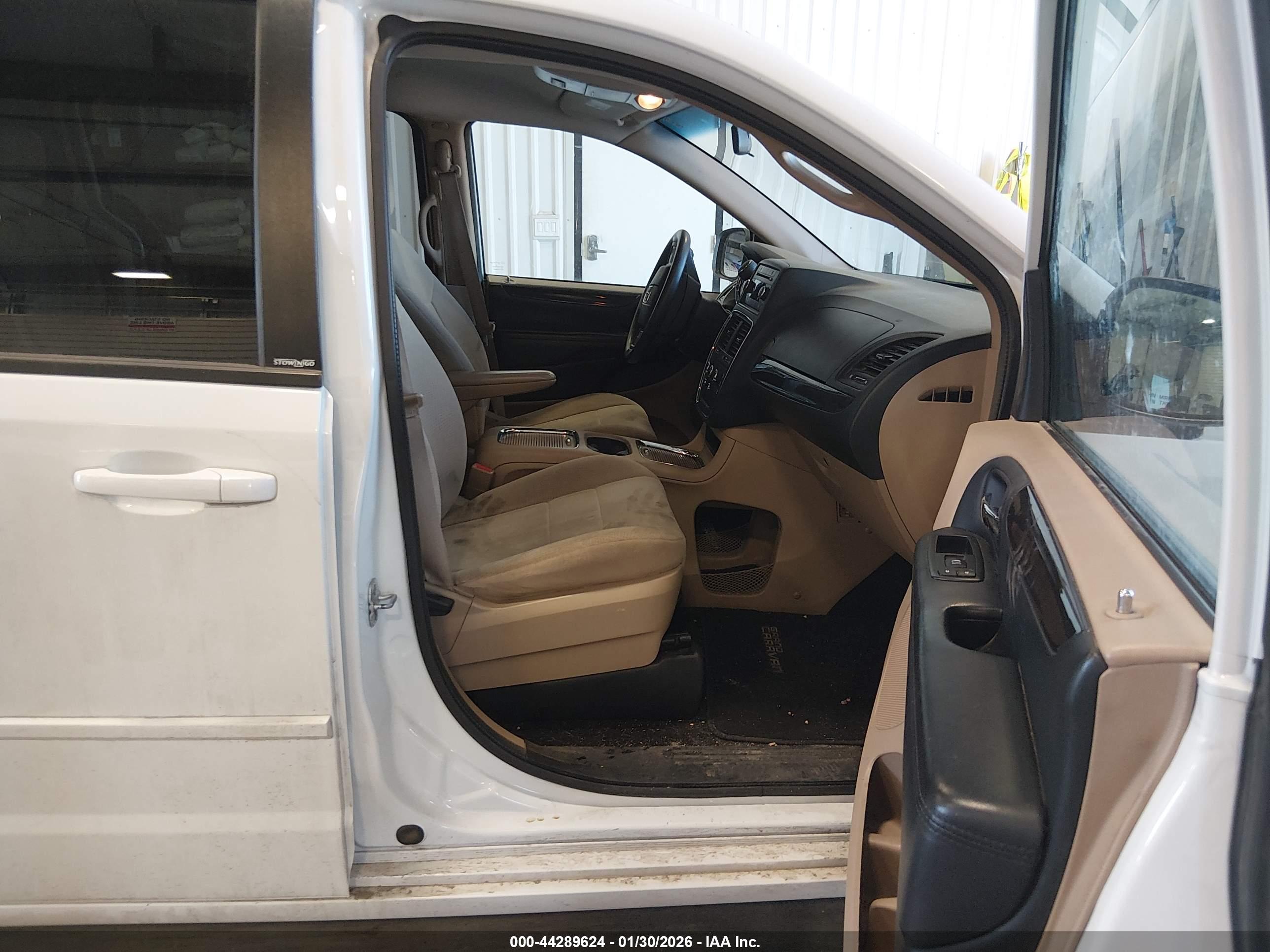 DODGE GRAND image 5