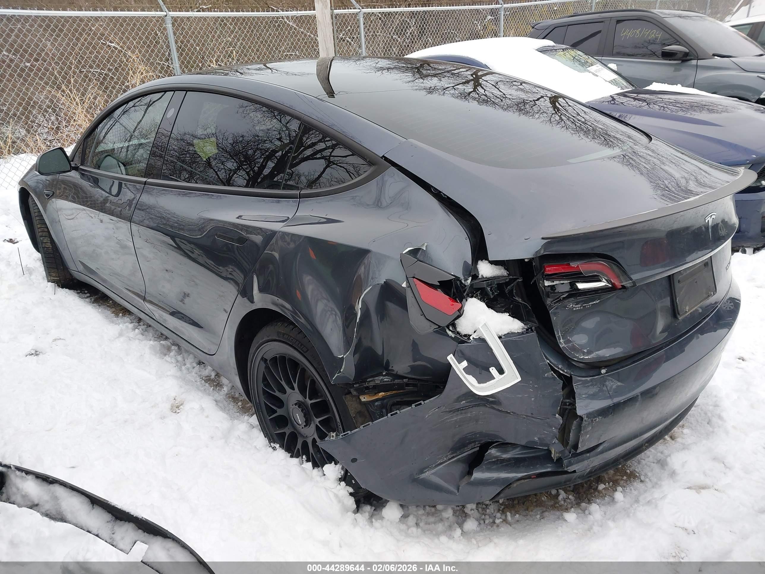 TESLA MODEL image 3