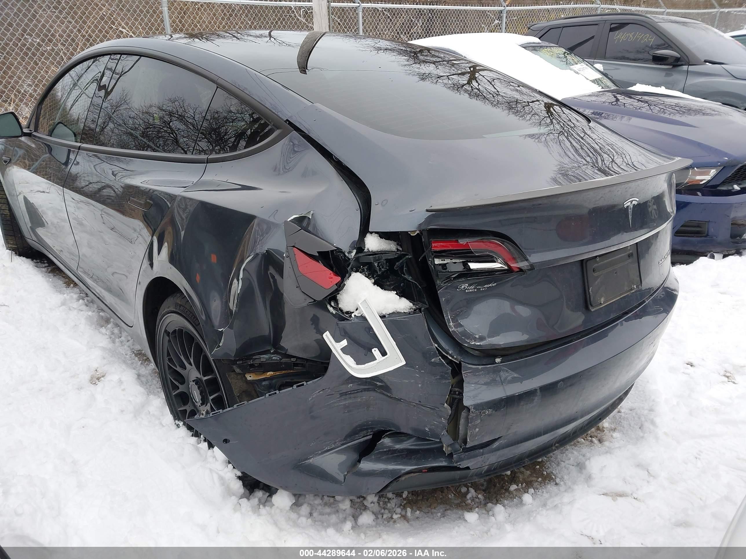 TESLA MODEL image 6