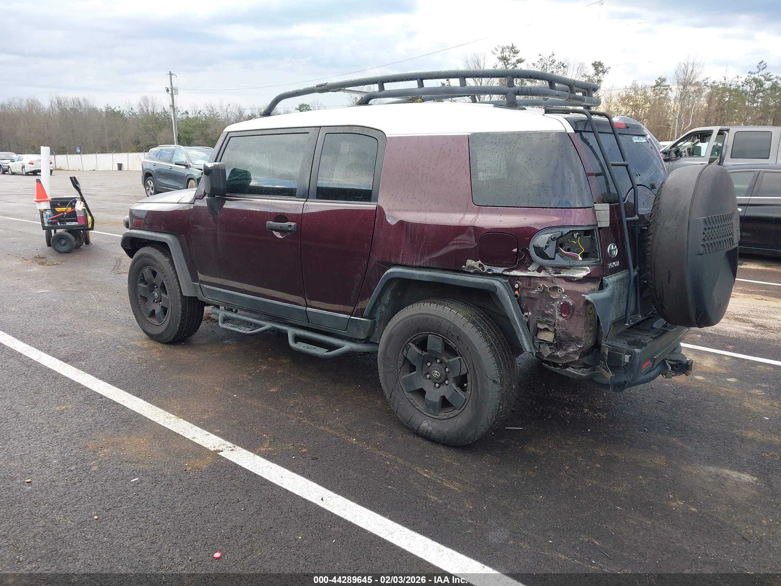 TOYOTA FJ image 3
