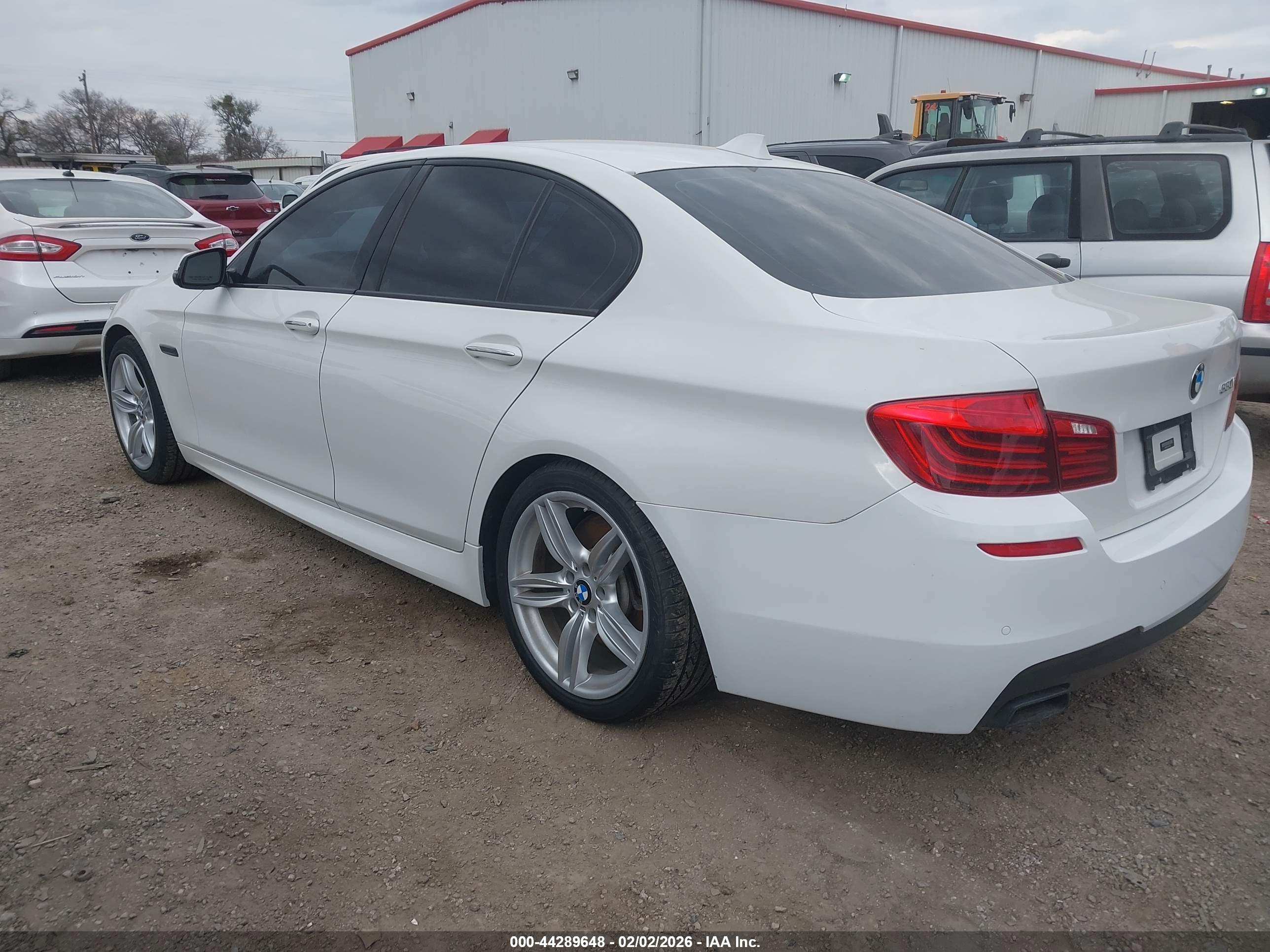 BMW 550I image 3