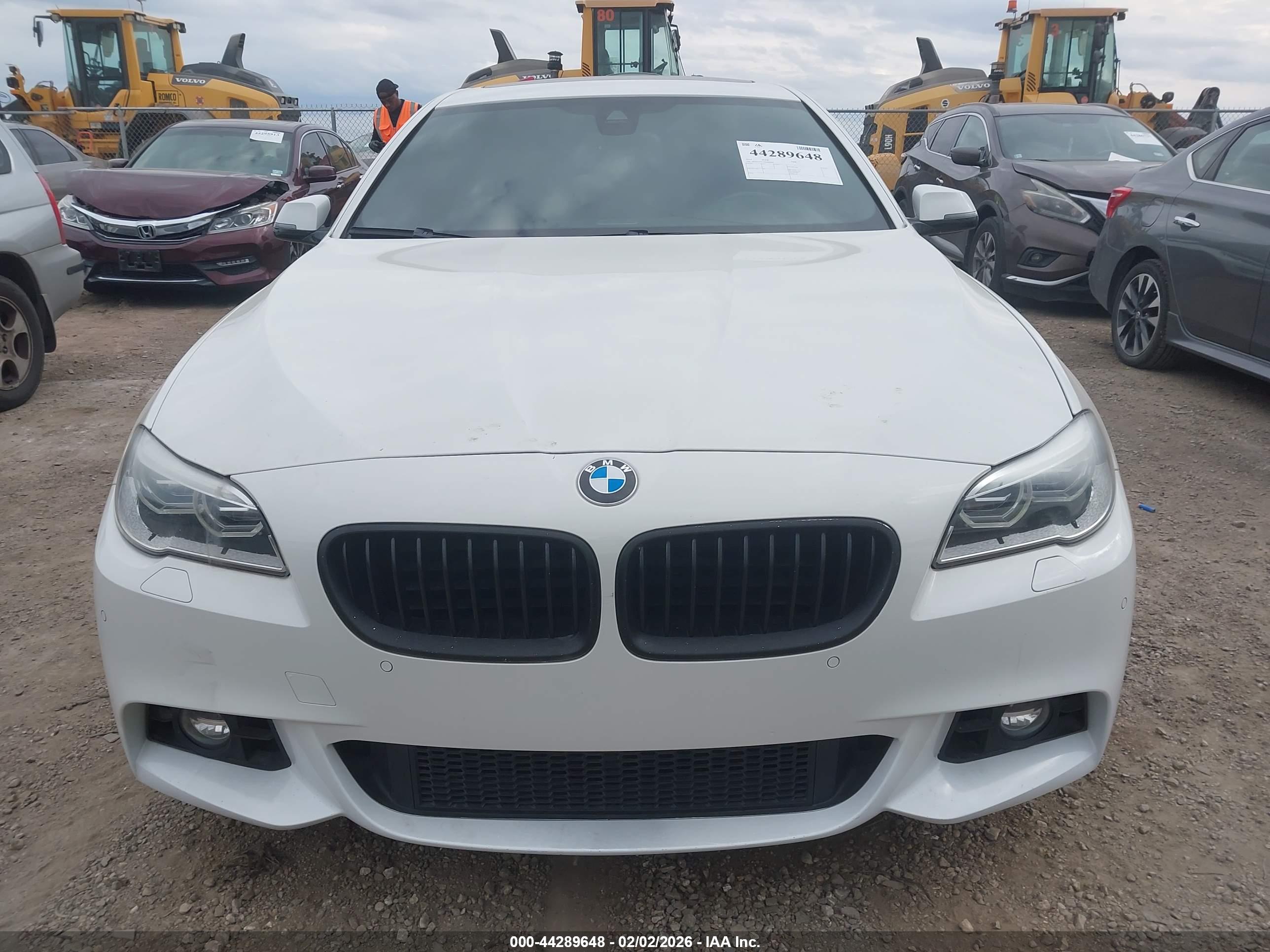 BMW 550I image 6