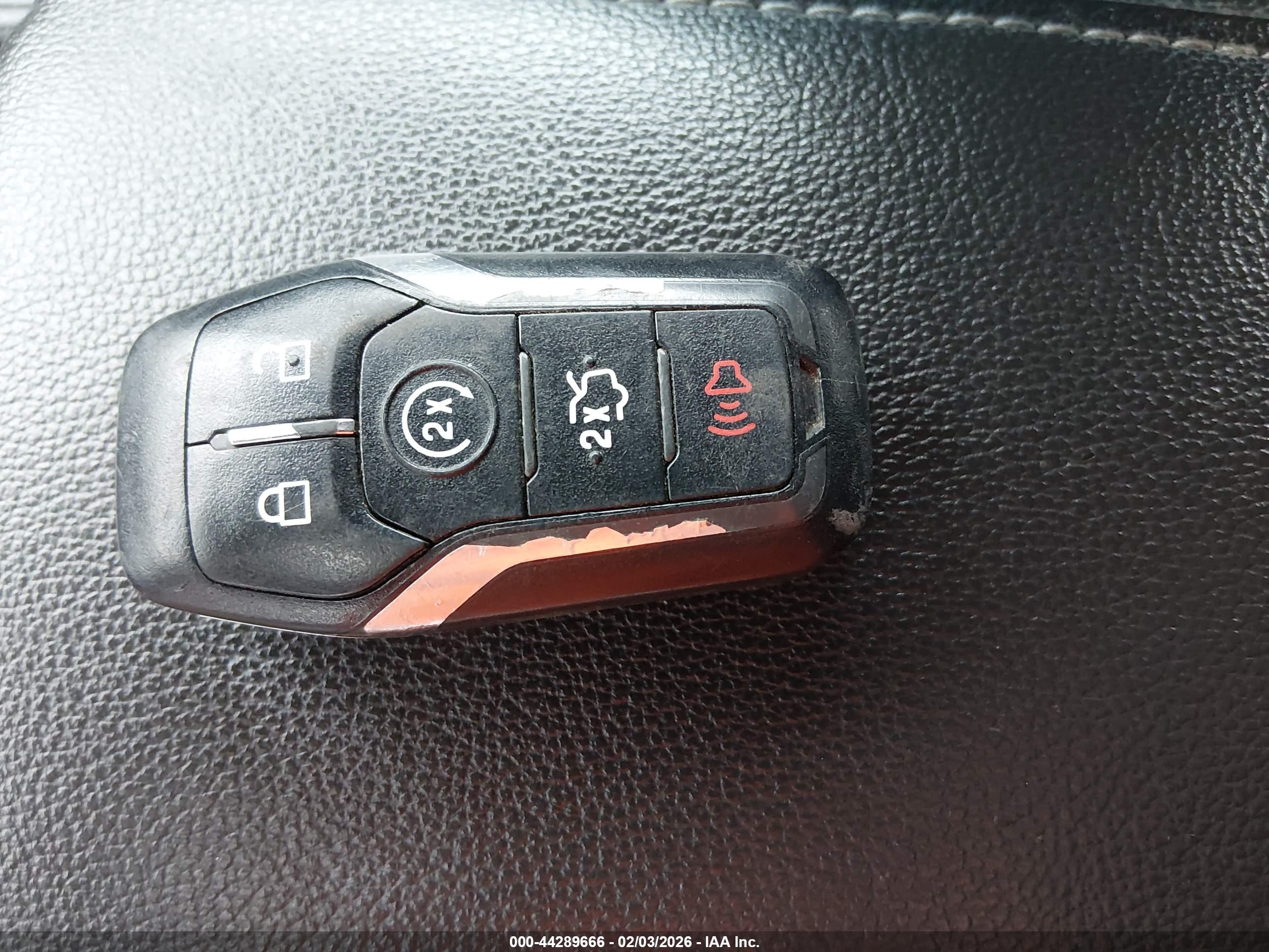 FORD FUSION image 11
