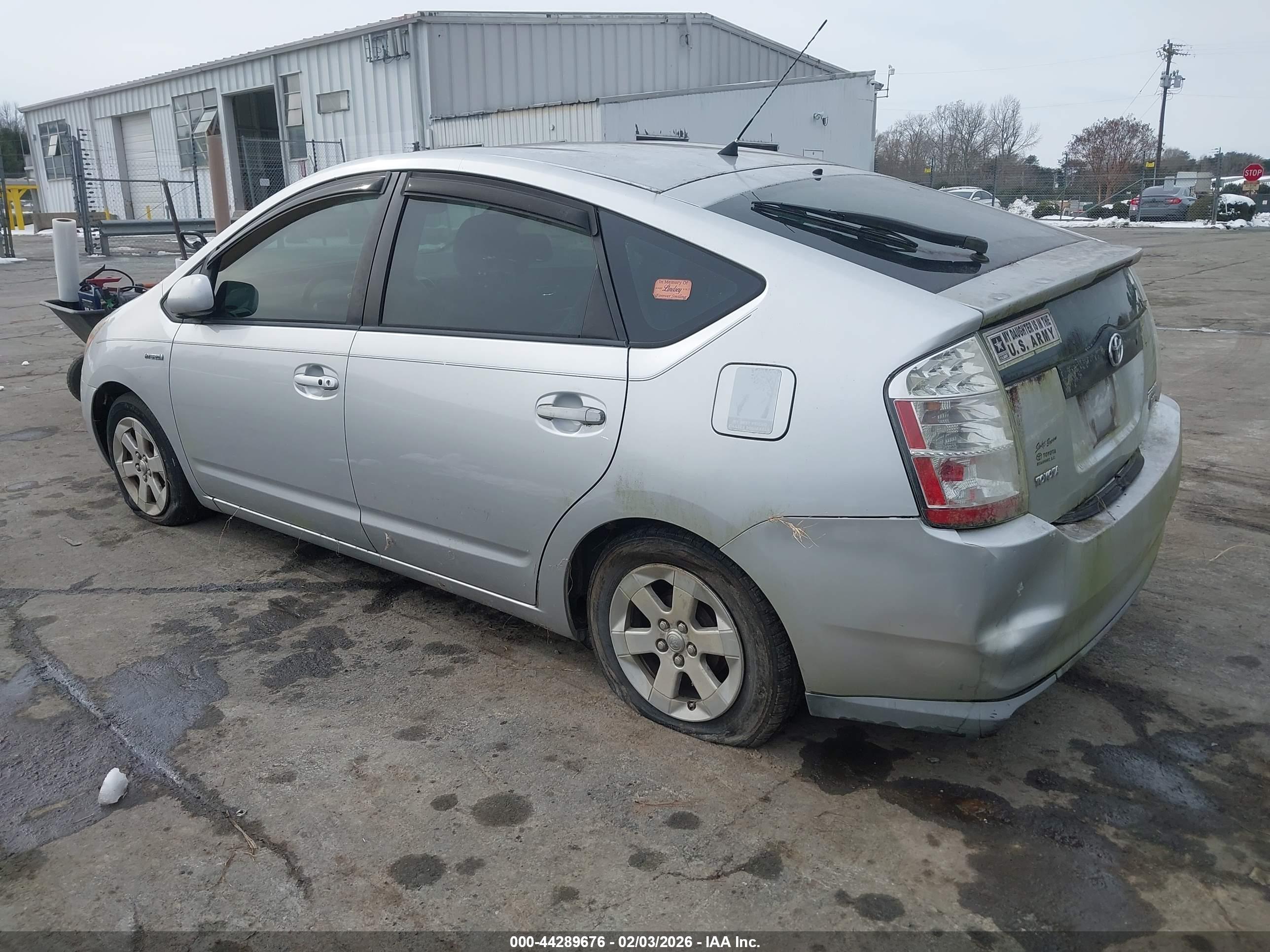 TOYOTA PRIUS image 3