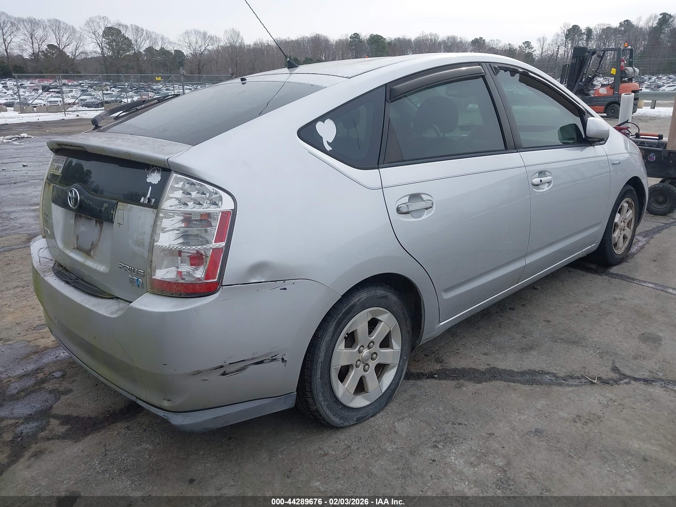 TOYOTA PRIUS image 4